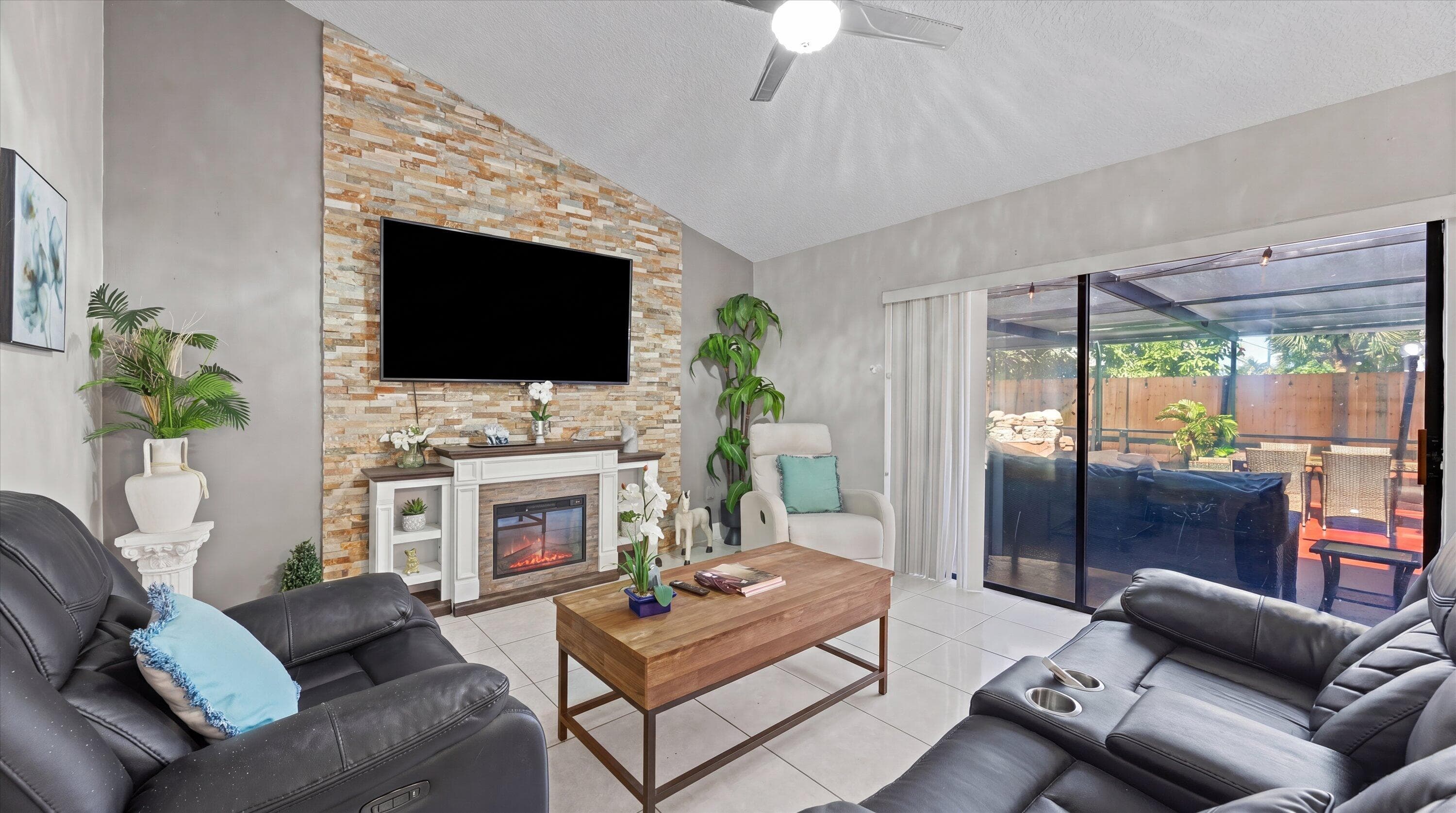 4258 S Landar Drive, Lake Worth, FL 33463 — photo 8 of 23