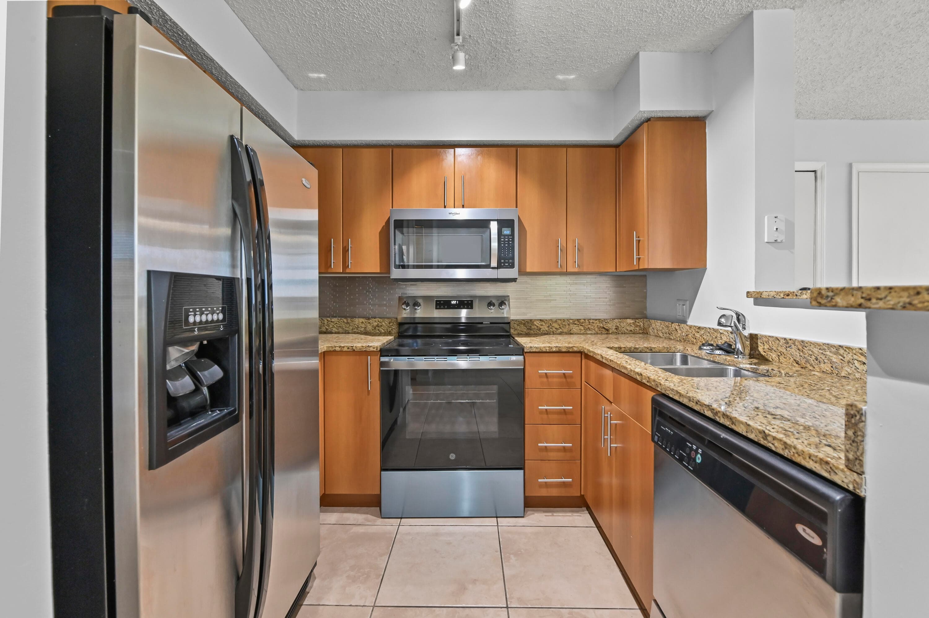1055 Crystal Way A, Delray Beach, FL 33444 — photo 14 of 28