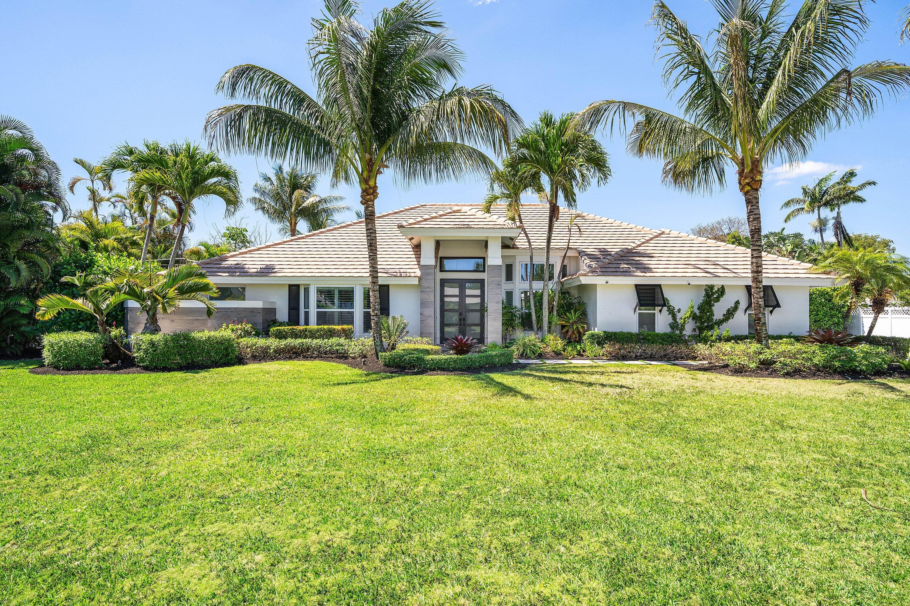916 SW 37th Court, Boynton Beach, FL 33435 — photo 1 of 62