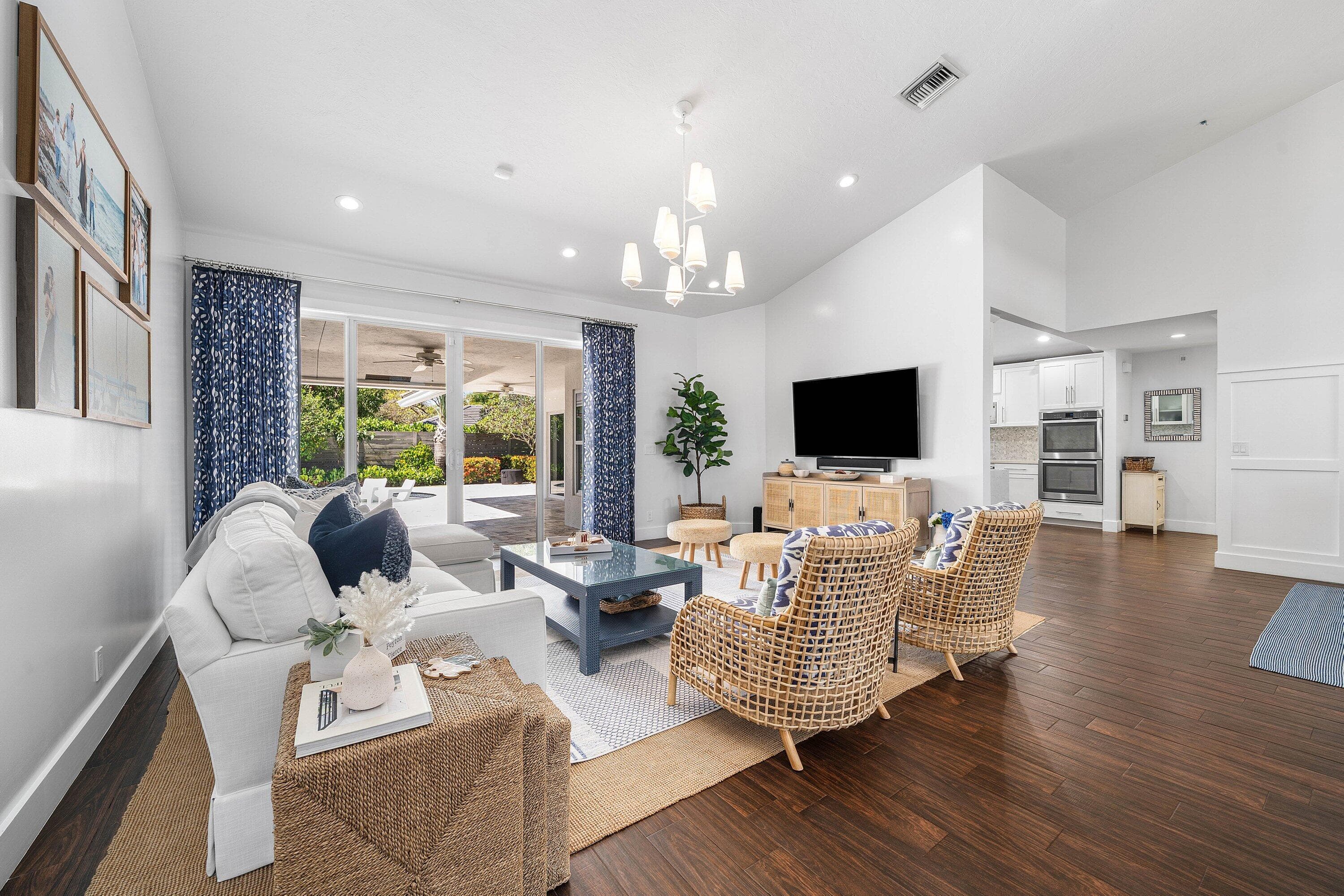 916 SW 37th Court, Boynton Beach, FL 33435 — photo 9 of 62