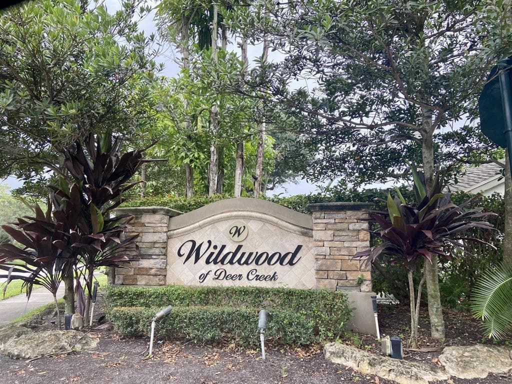 456 E Deer Creek Wildwood Ln Lane E, Deerfield Beach, FL 33442 — photo 1 of 10
