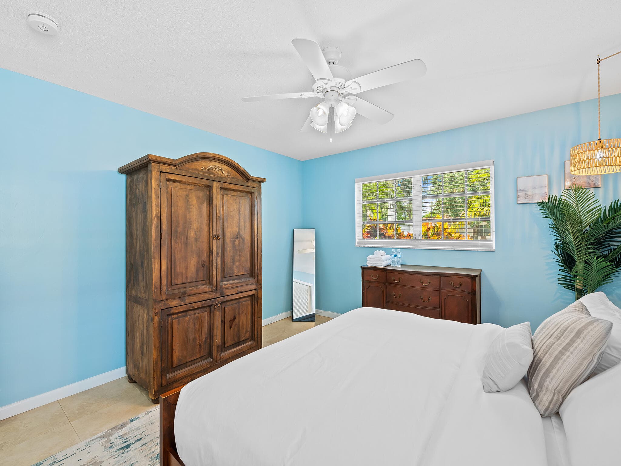 3240 Spanish River Drive, Lauderdale-By-The-Sea, FL 33062 — photo 13 of 27
