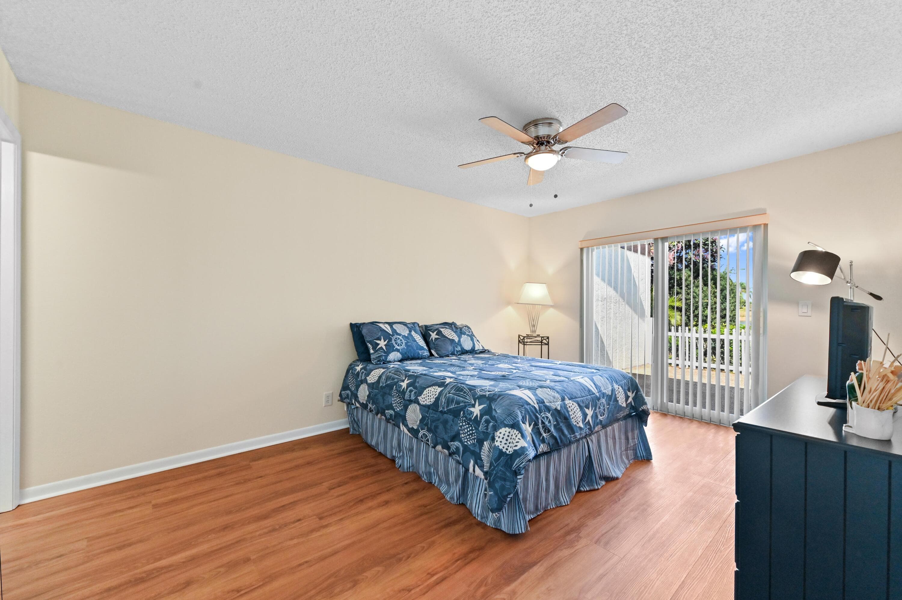 8515 Lake Point Court, Lake Worth, FL 33467 — photo 11 of 27