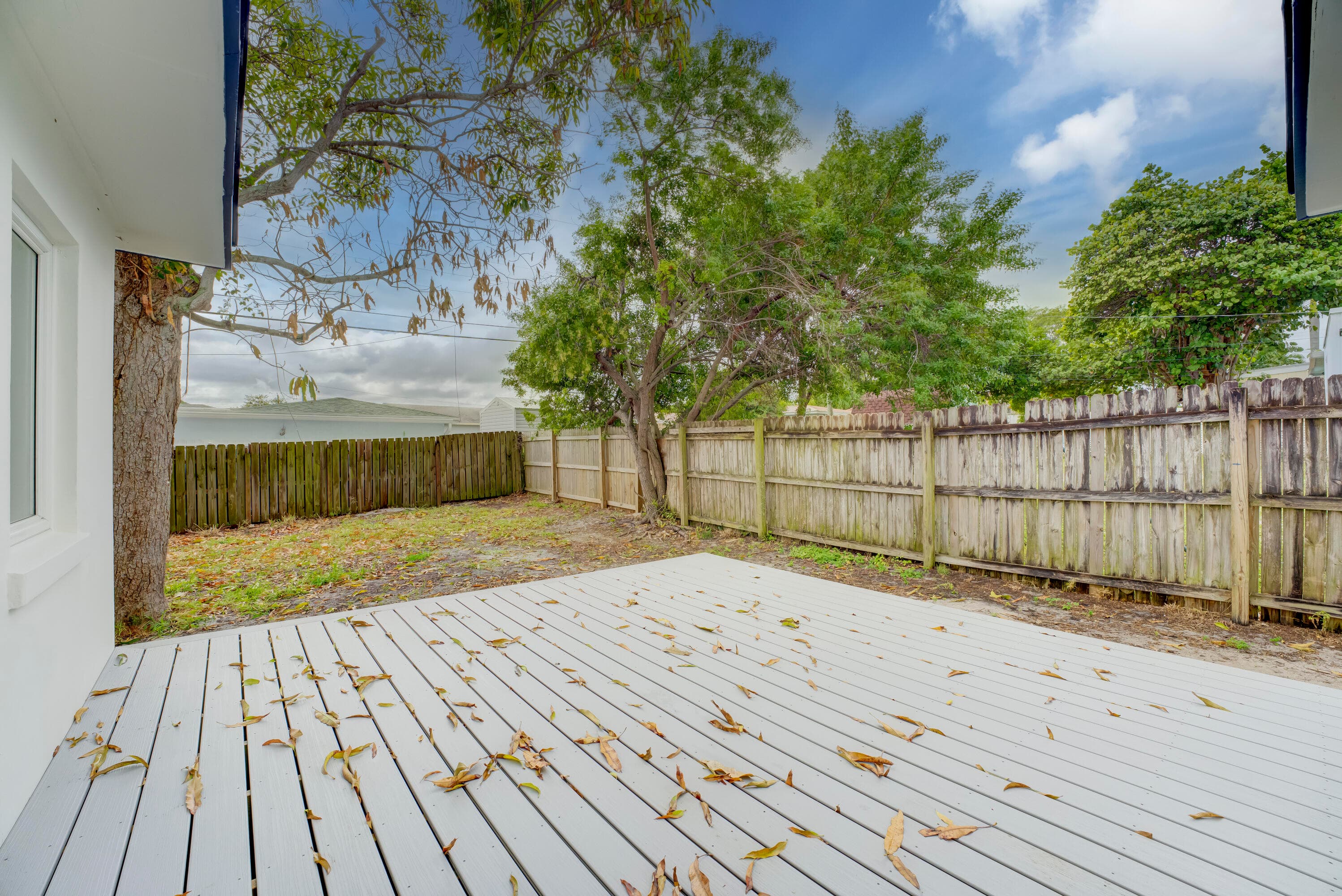 840 Bradley Street, West Palm Beach, FL 33405 — photo 5 of 35