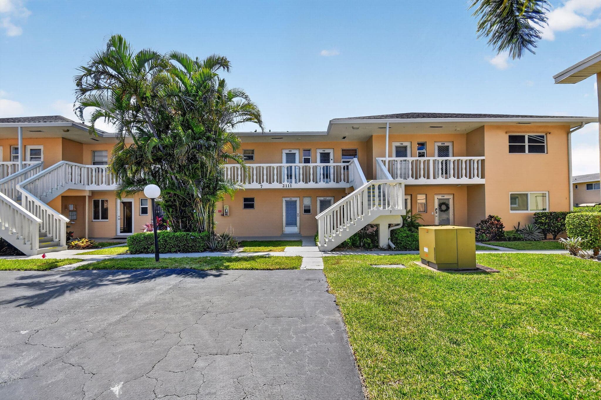 2111 NE 1st Court 204, Boynton Beach, FL 33435 — photo 2 of 40