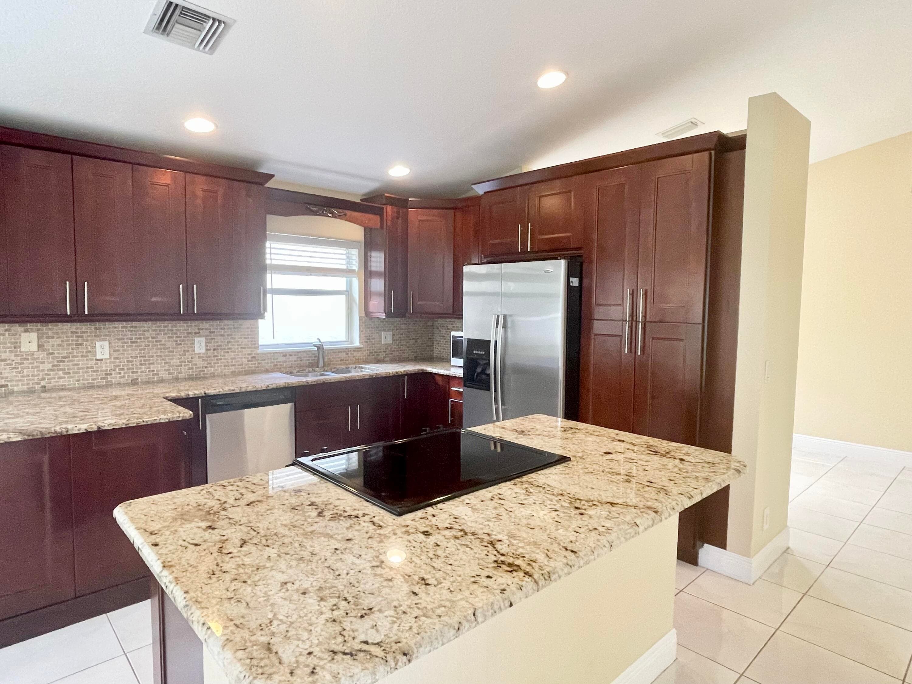 2425 Pigeon Cay, West Palm Beach, FL 33411 — photo 4 of 31