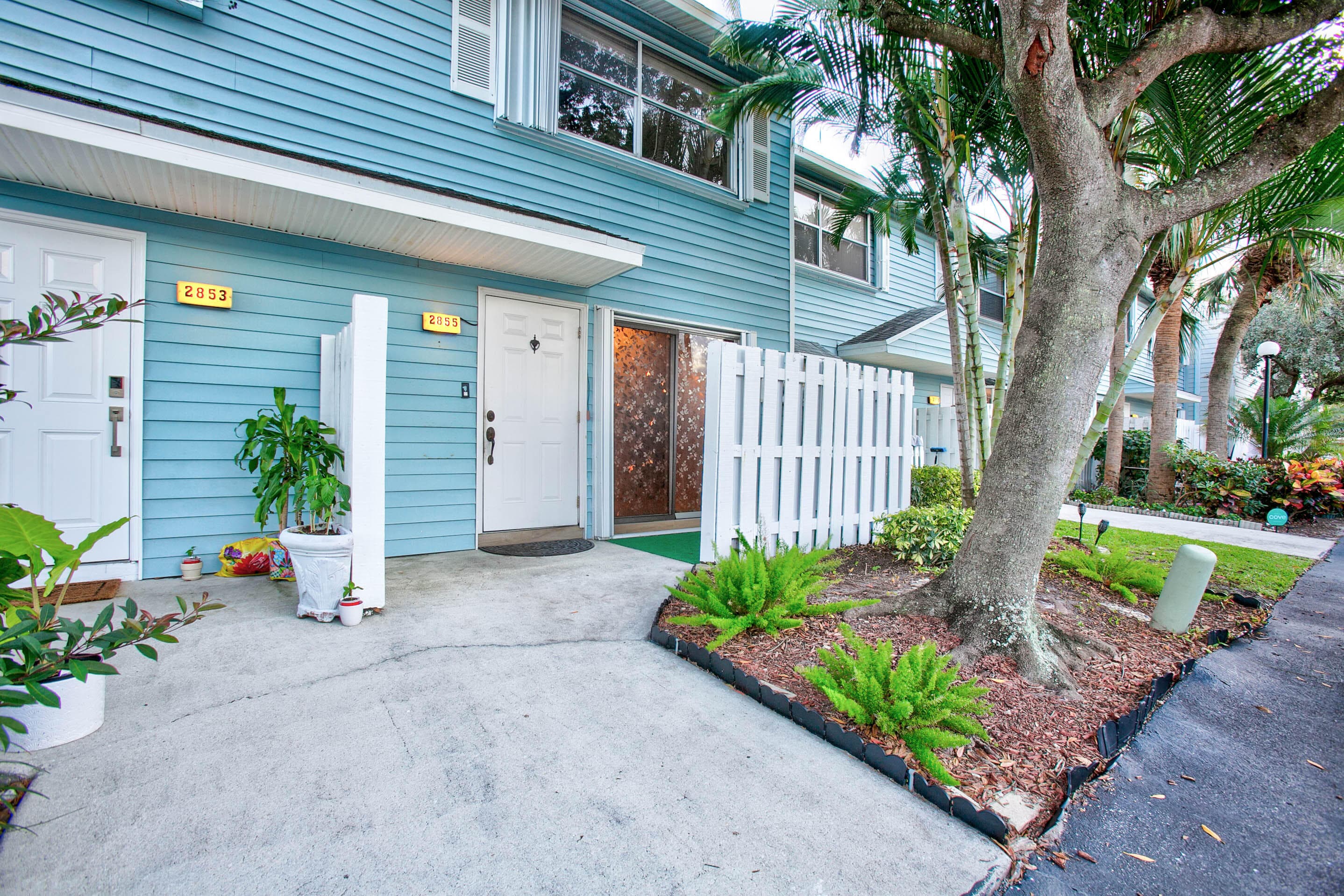 2855 NE 15th Street 2855, Pompano Beach, FL 33062 — photo 1 of 16