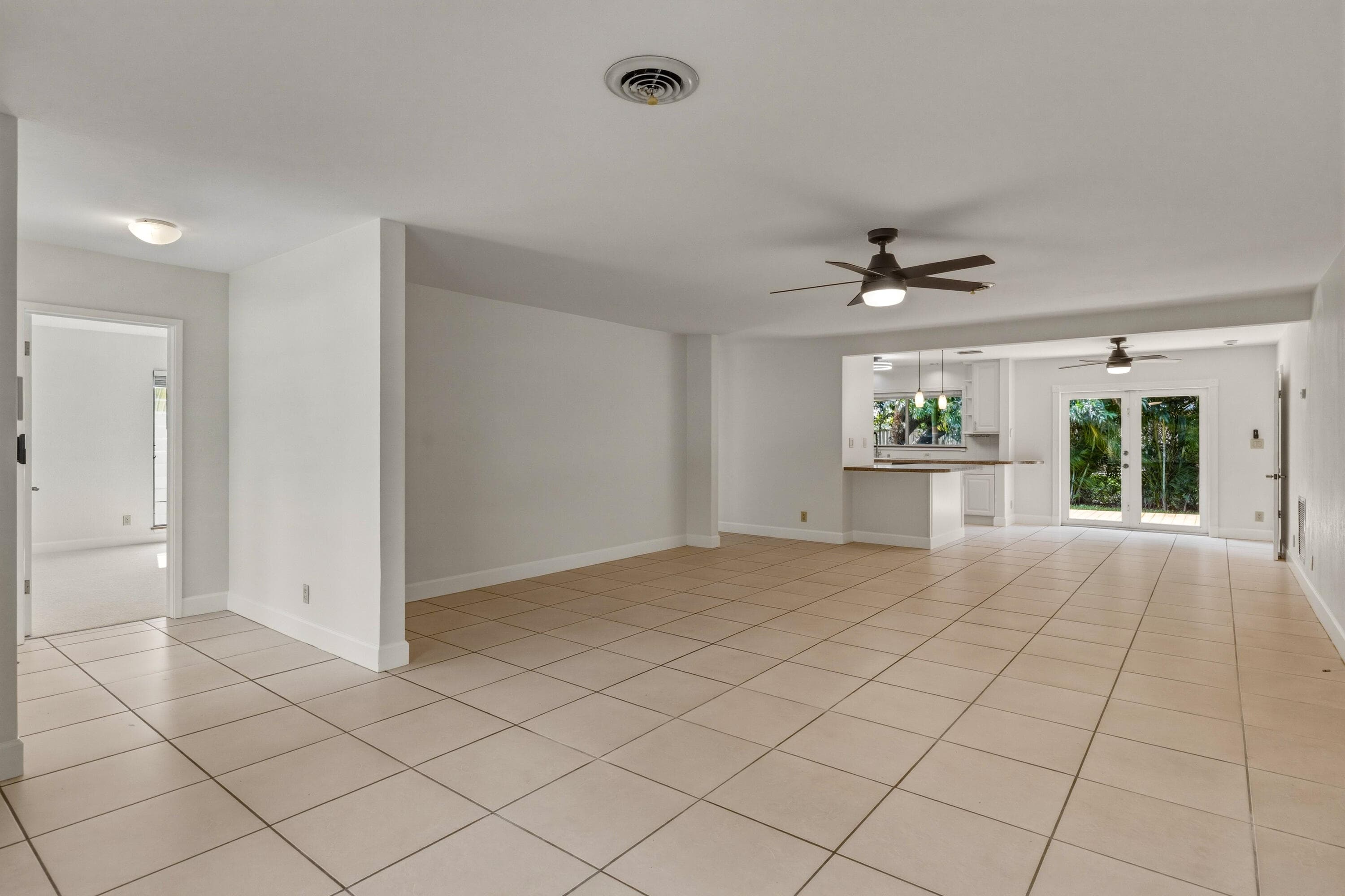 284 Allenwood Drive, Lauderdale-By-The-Sea, FL 33308 — photo 18 of 29