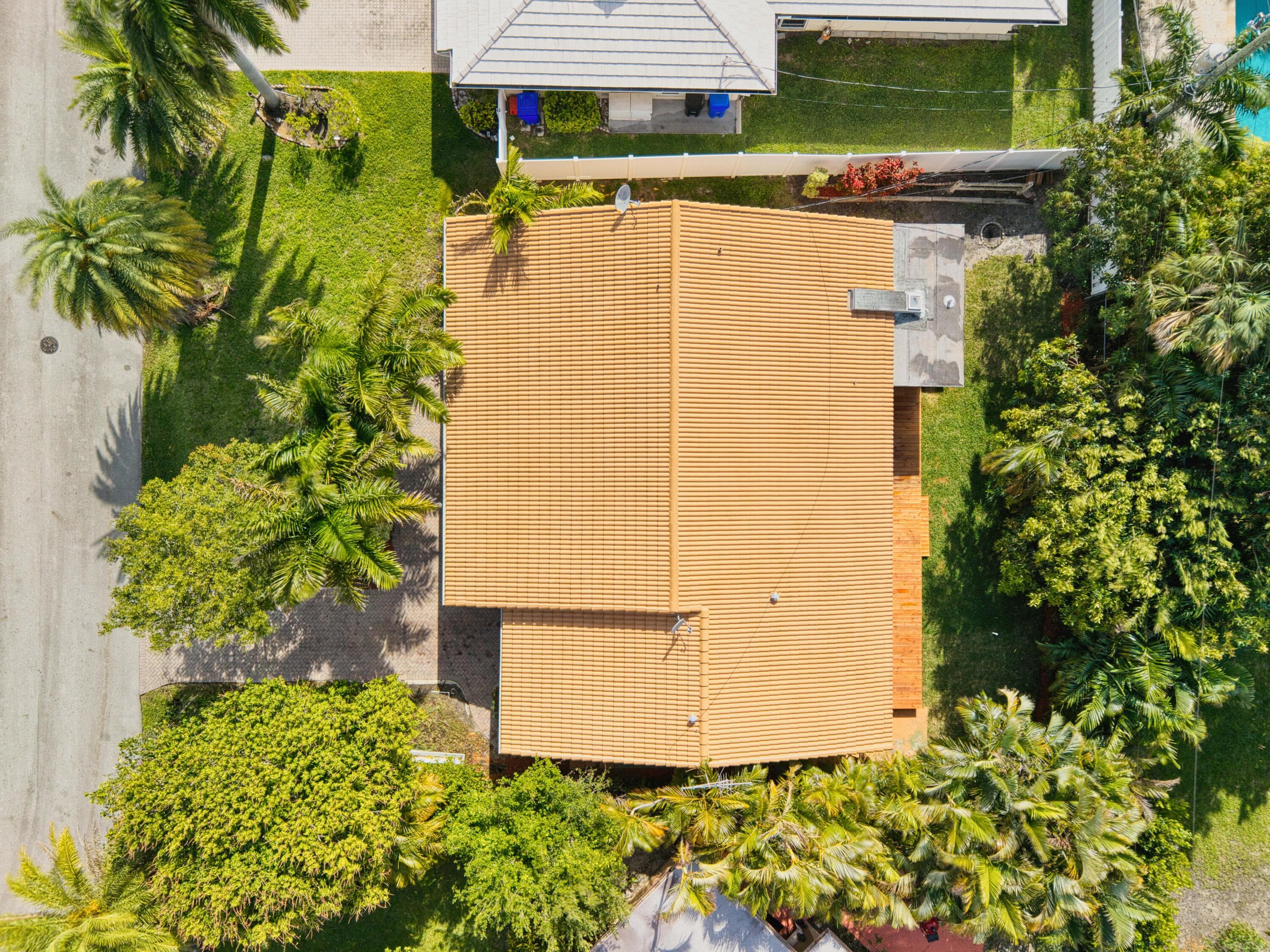 284 Allenwood Drive, Lauderdale-By-The-Sea, FL 33308 — photo 22 of 29