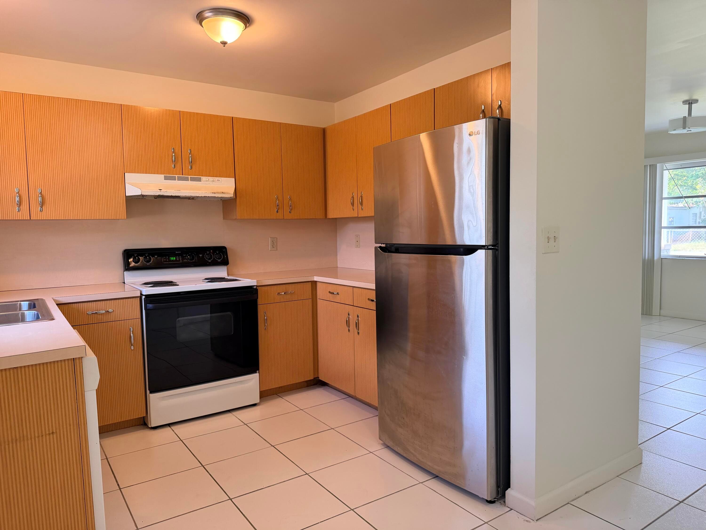 2881 NW 24th Court, Fort Lauderdale, FL 33311 — photo 12 of 43