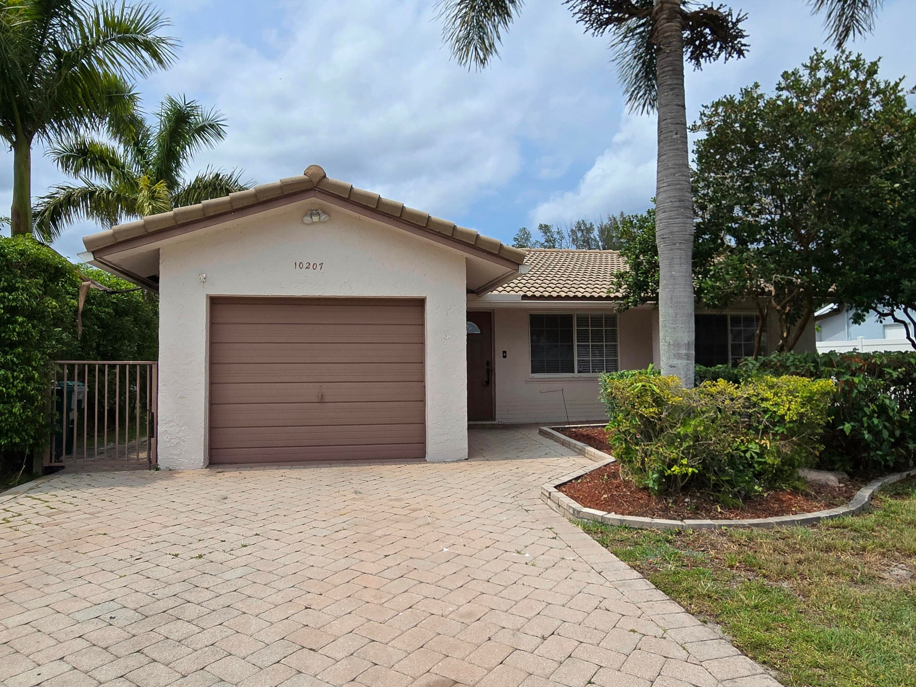 10207 NW 82nd Street, Tamarac, FL 33321 — photo 2 of 17
