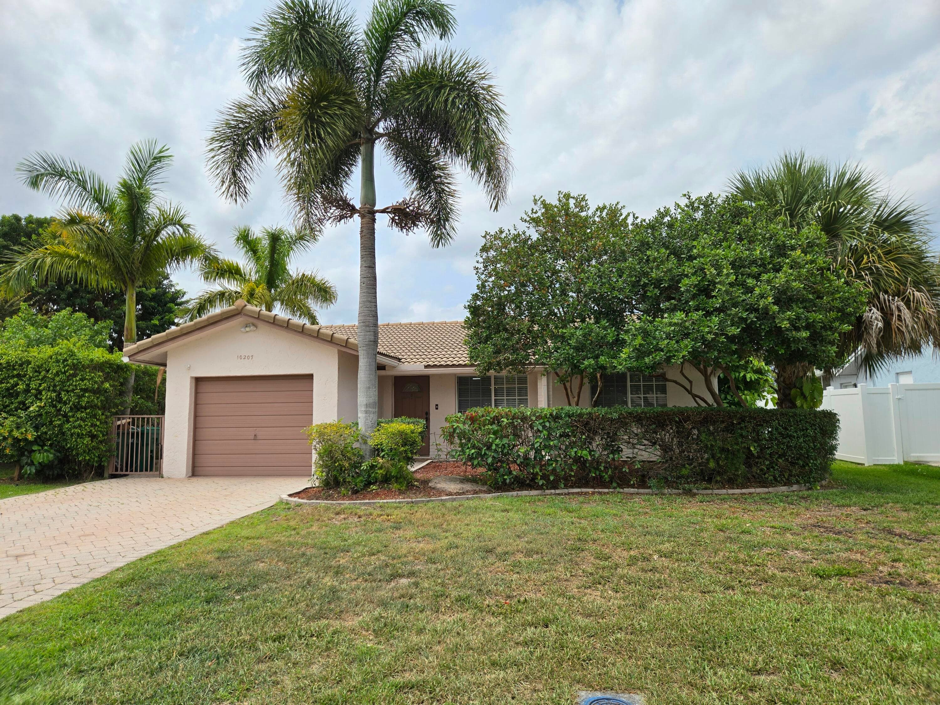 10207 NW 82nd Street, Tamarac, FL 33321 — photo 3 of 17