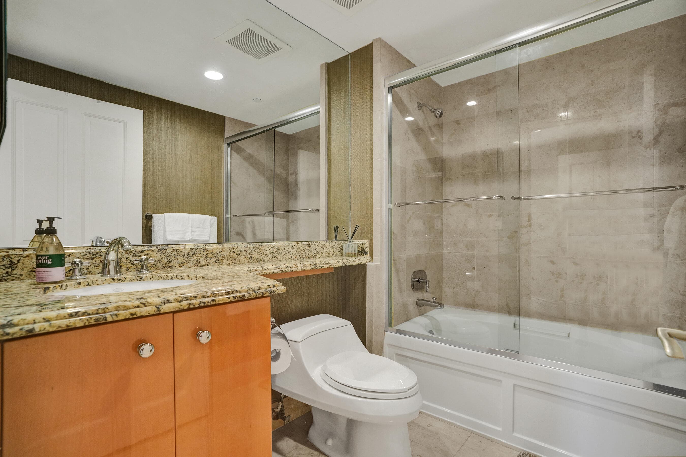 17875 Collins Avenue Apt 3103, Sunny Isles Beach, FL 33160 — photo 44 of 58