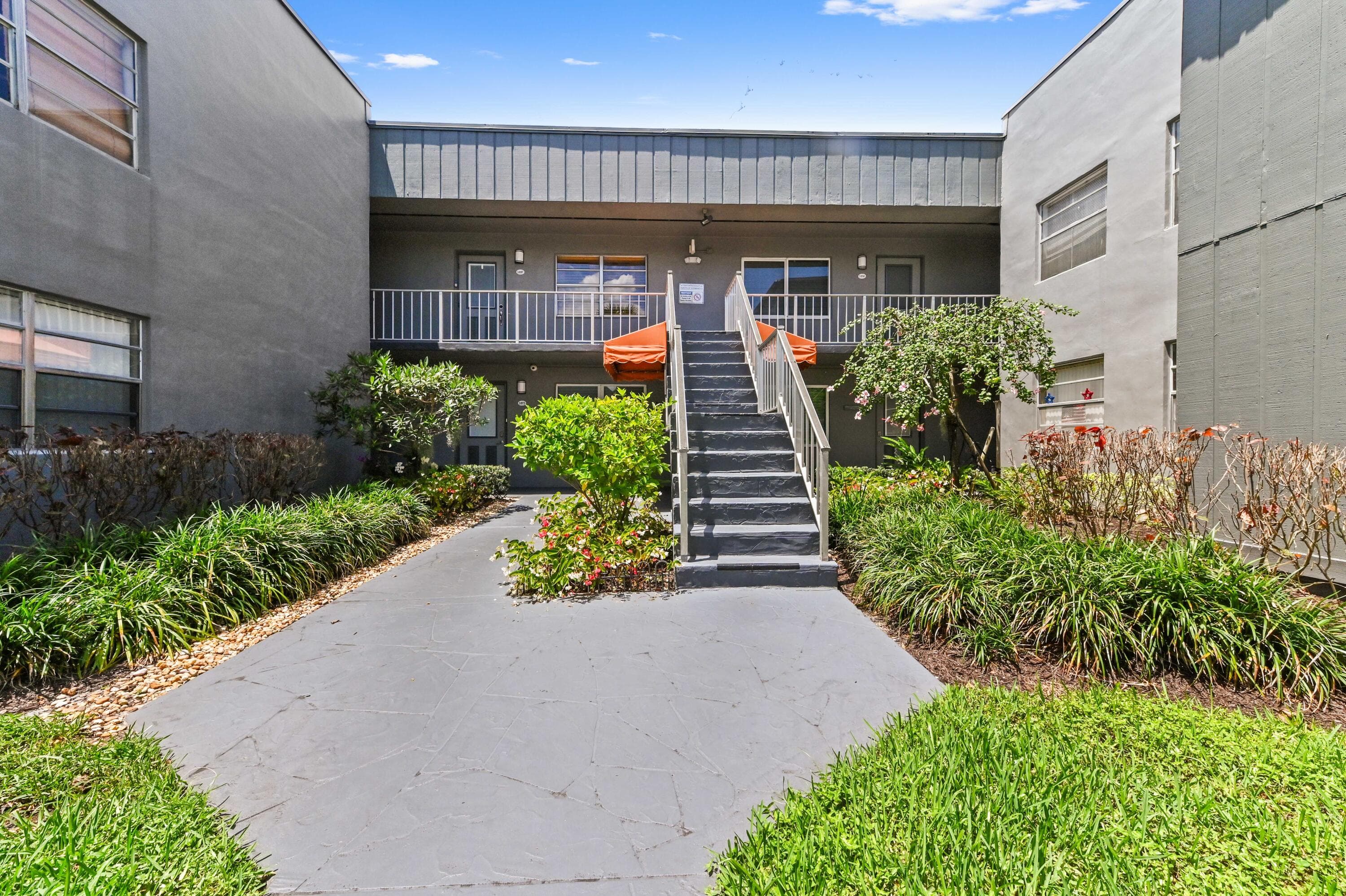 908 Normandy S, Delray Beach, FL 33484 — photo 2 of 40