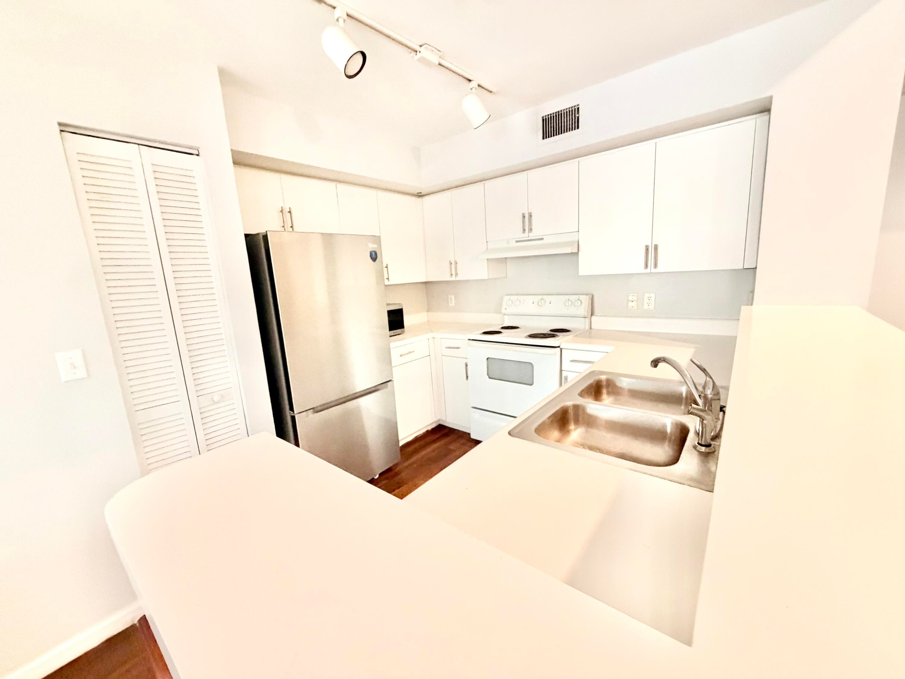 4856 N State Rd 7 1207, Coconut Creek, FL 33073 — photo 5 of 29