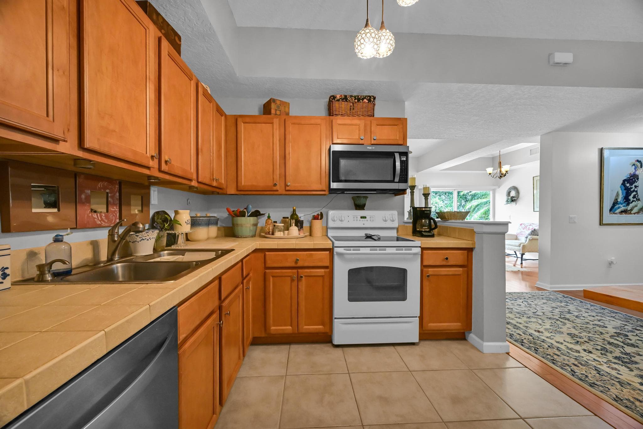 568 7th Square, Vero Beach, FL 32962 — photo 4 of 46