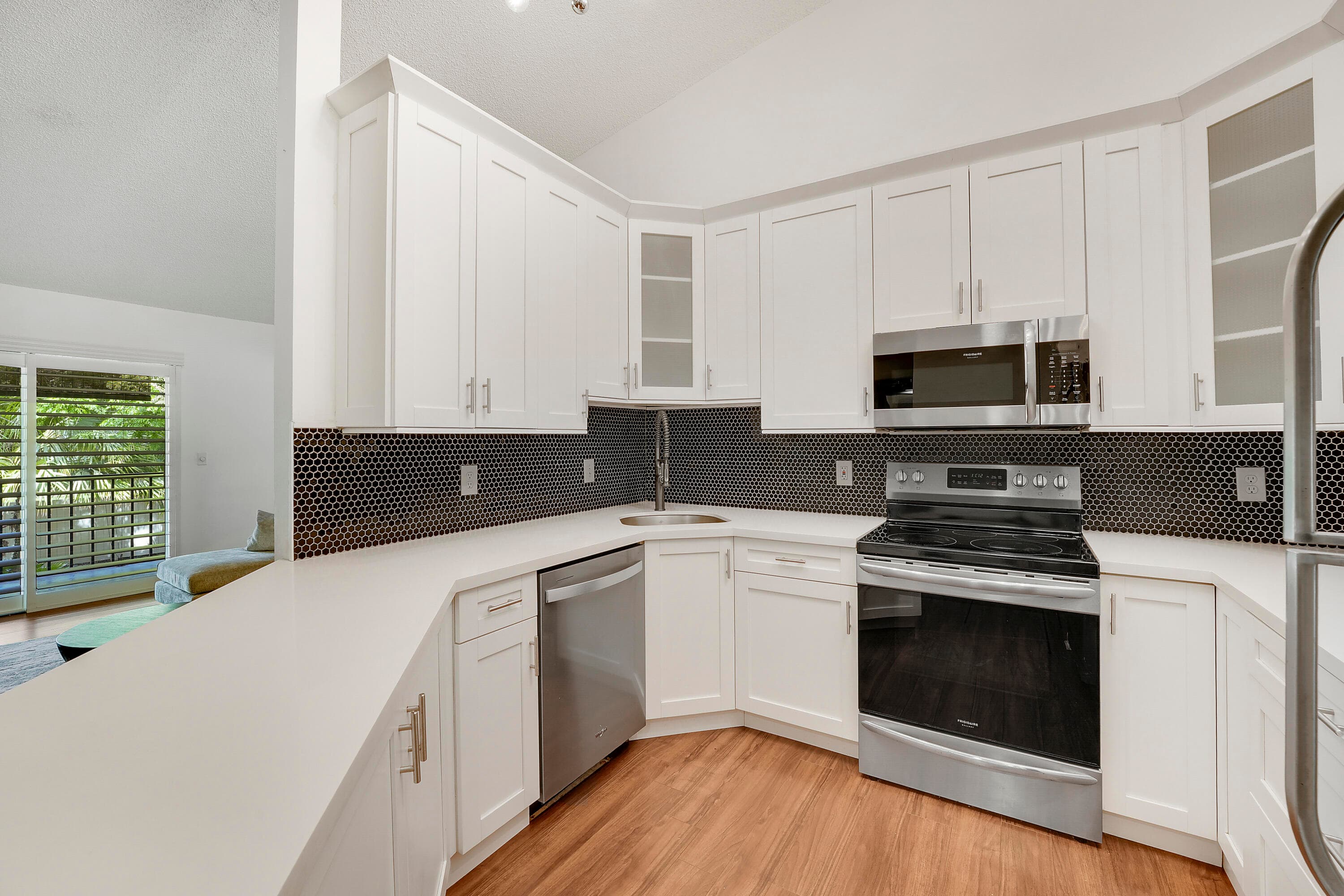 6520 Chasewood Drive Apt G, Jupiter, FL 33458 — photo 9 of 39