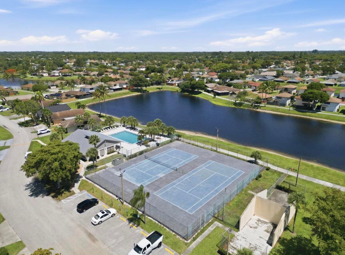 5330 Mendoza Street, West Palm Beach, FL 33415 — photo 17 of 23