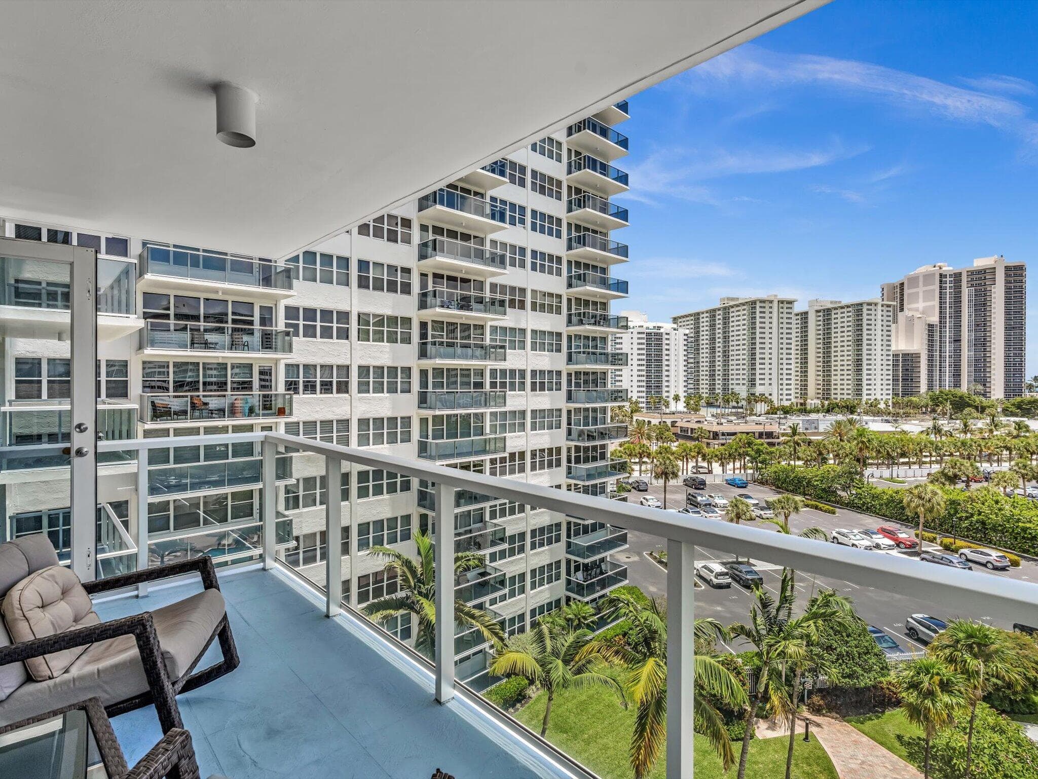 3300 NE 36th Street 721, Fort Lauderdale, FL 33308 — photo 11 of 47