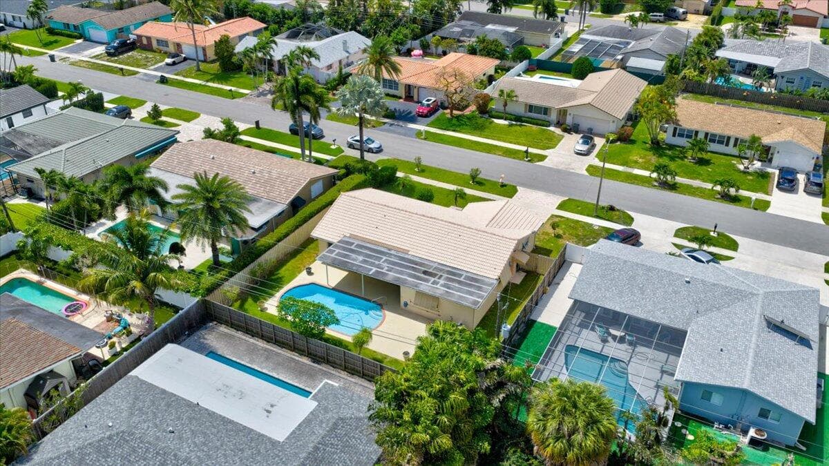 7 Tam O Shanter Lane, Boca Raton, FL 33431 — photo 33 of 35