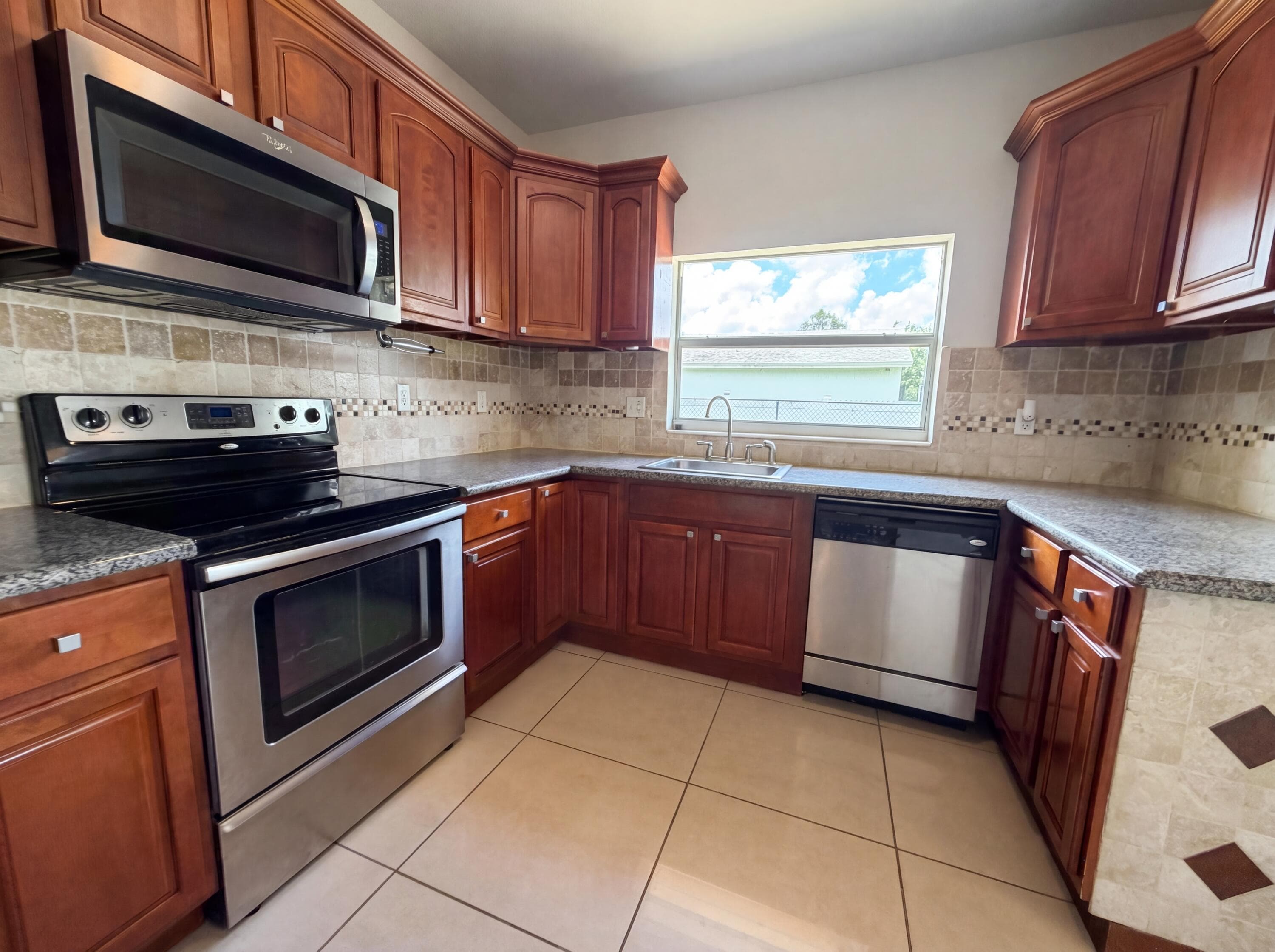 453 N Deerfield Avenue, Deerfield Beach, FL 33441 — photo 6 of 19