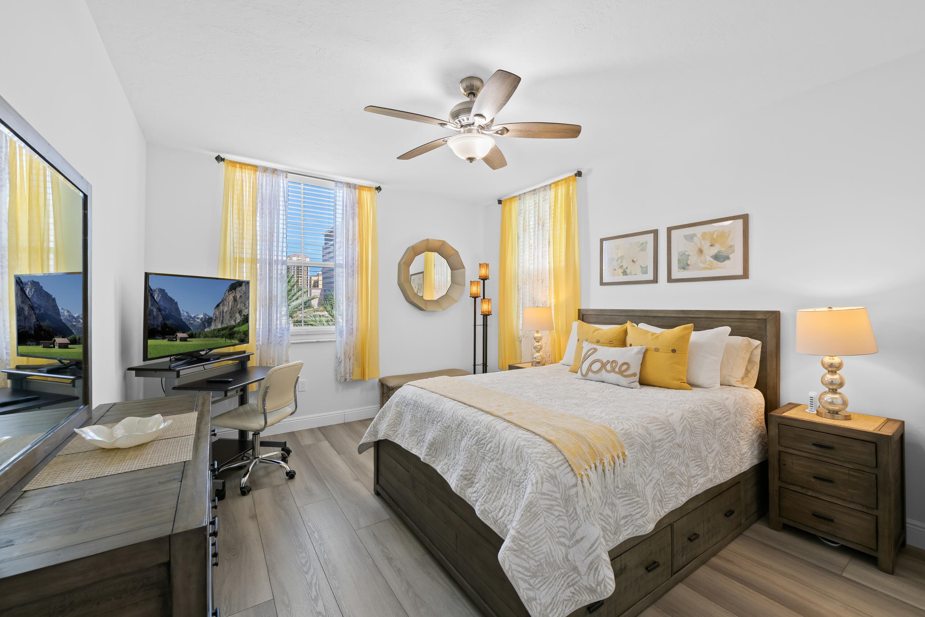 720 S Sapodilla Avenue 502, West Palm Beach, FL 33401 — photo 13 of 27