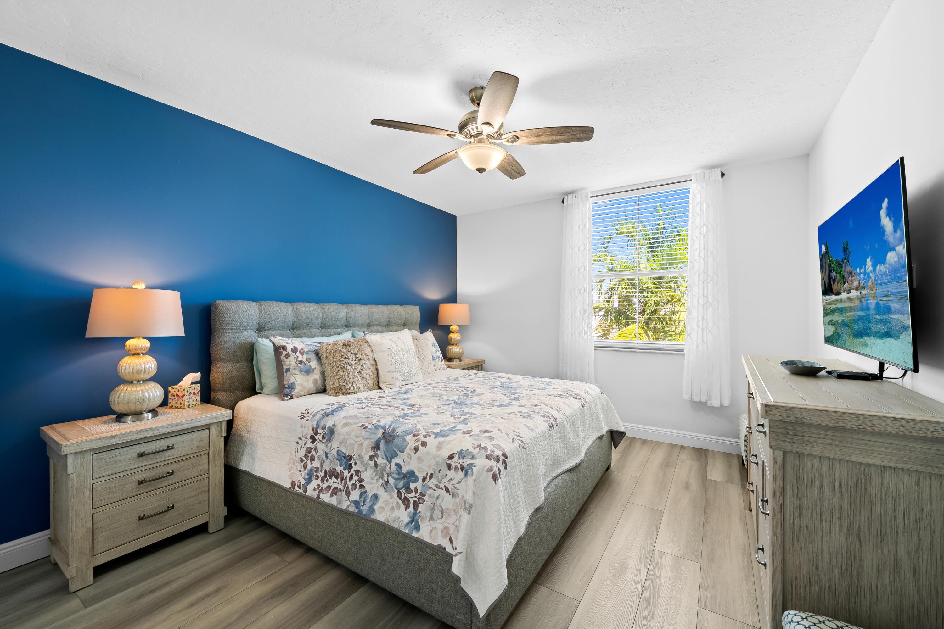 720 S Sapodilla Avenue 502, West Palm Beach, FL 33401 — photo 19 of 27