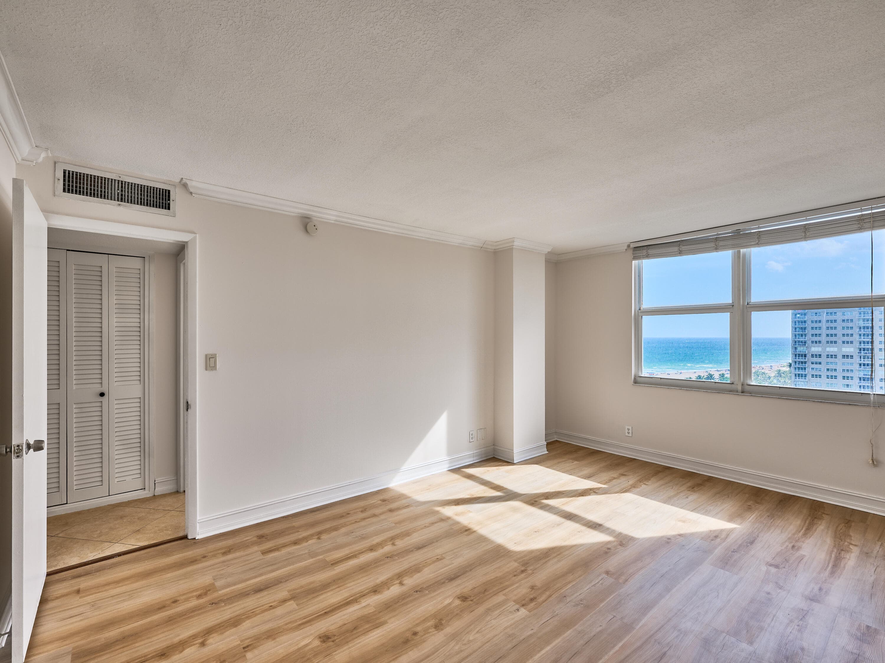 305 N Pompano Beach Boulevard 1204, Pompano Beach, FL 33062 — photo 14 of 44