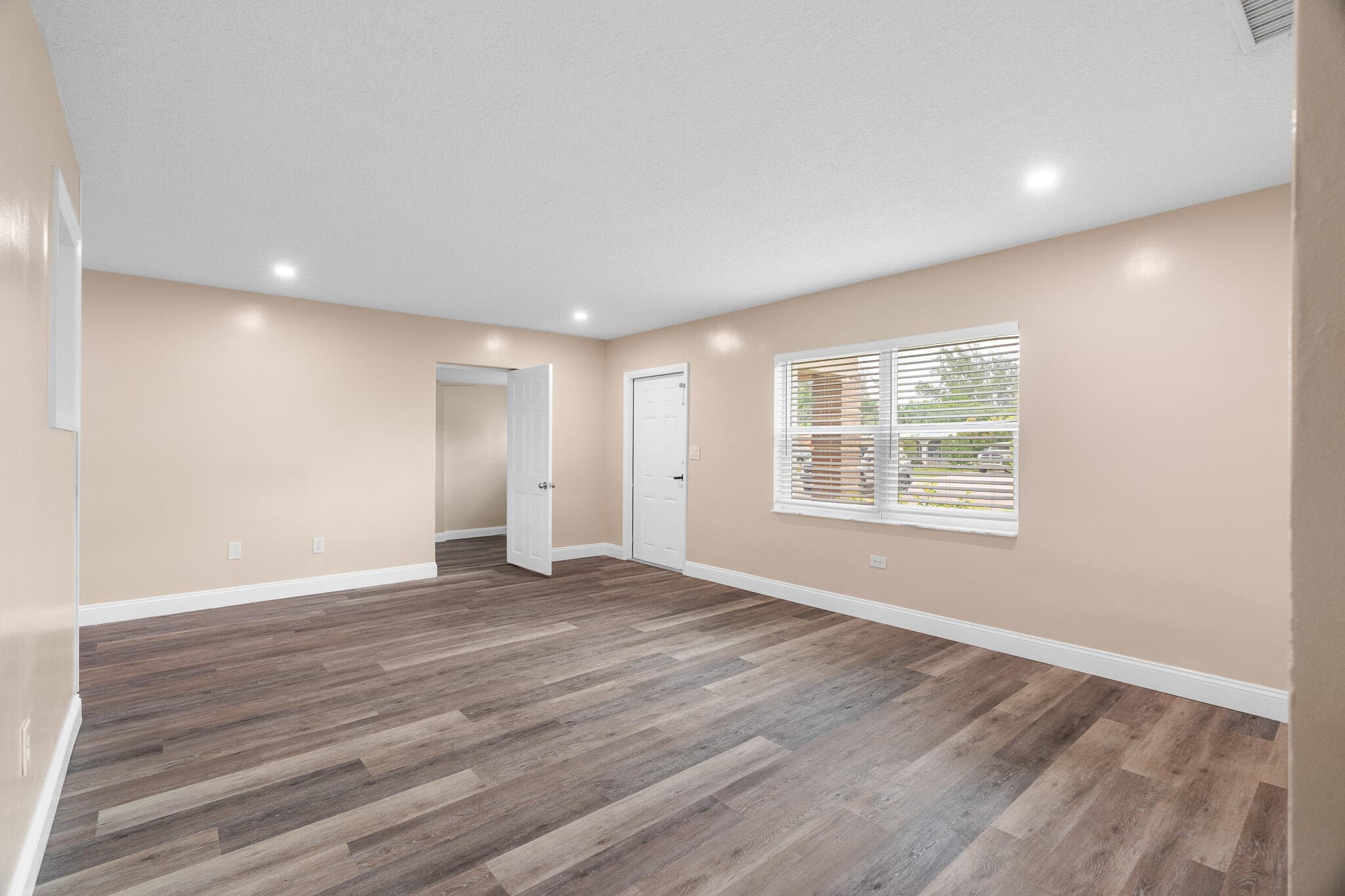 3201 Alice Drive, Palm Springs, FL 33461 — photo 11 of 65