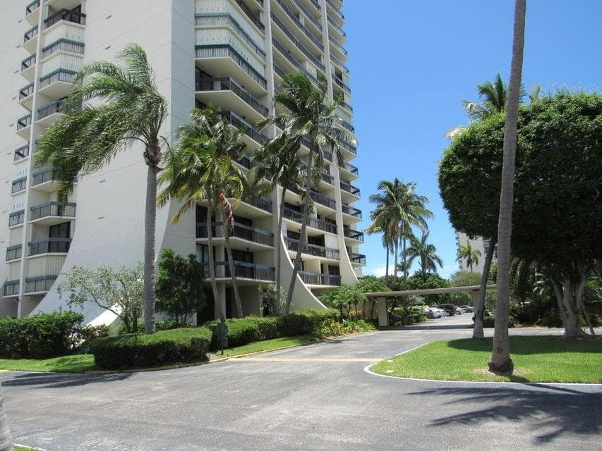 2400 Presidential Way 1803, West Palm Beach, FL 33401 — photo 1 of 34