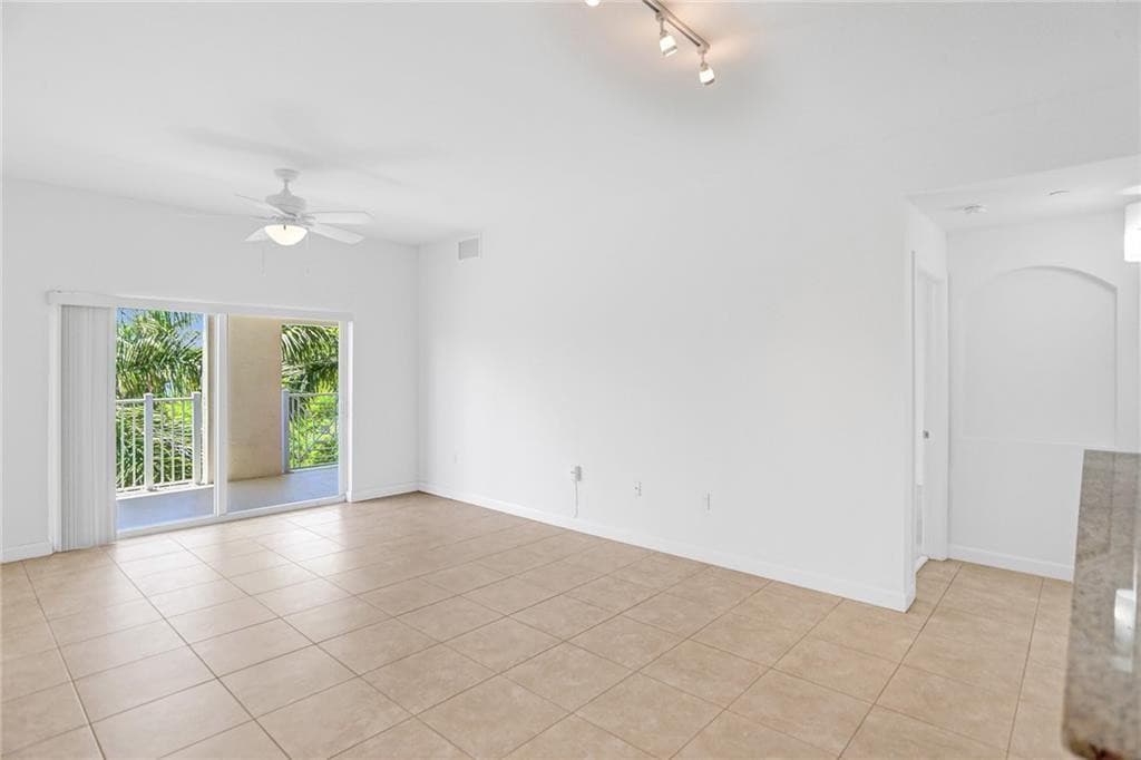 1931 NE 2nd Street 303, Deerfield Beach, FL 33441 — photo 14 of 36