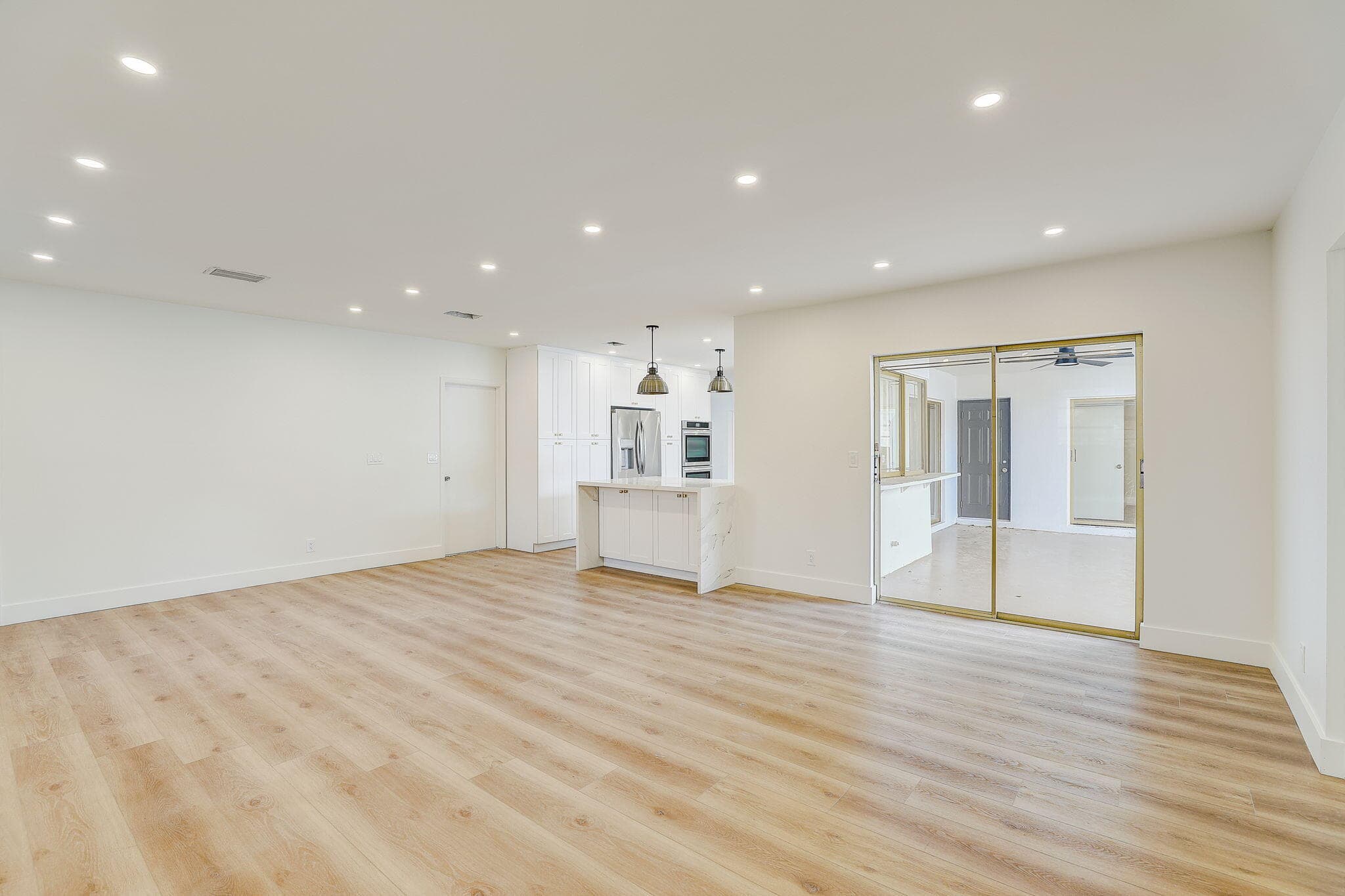 3900 N 45th Avenue, Hollywood, FL 33021 — photo 6 of 43