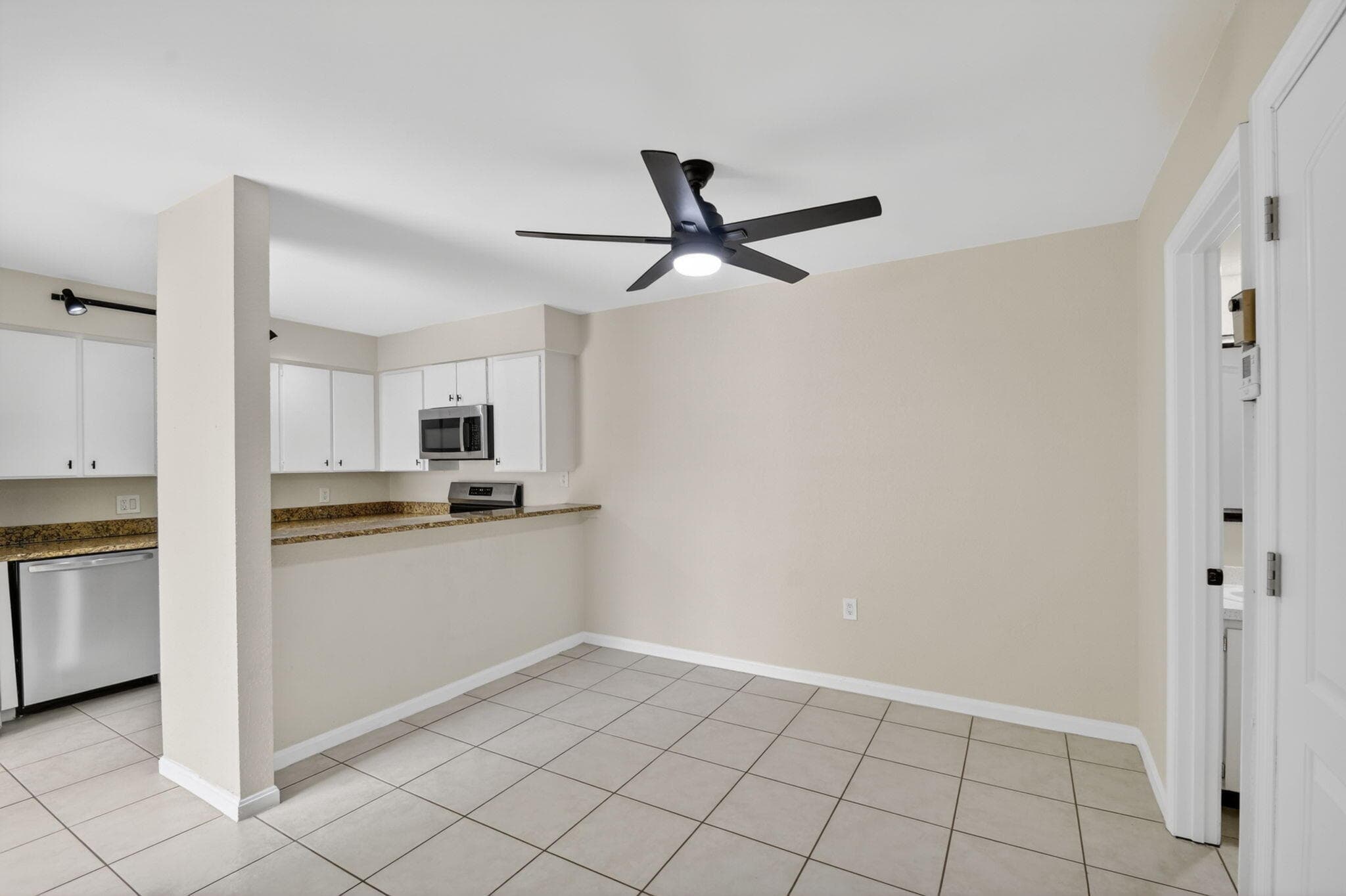 904 9th Court, Palm Beach Gardens, FL 33410 — photo 7 of 33