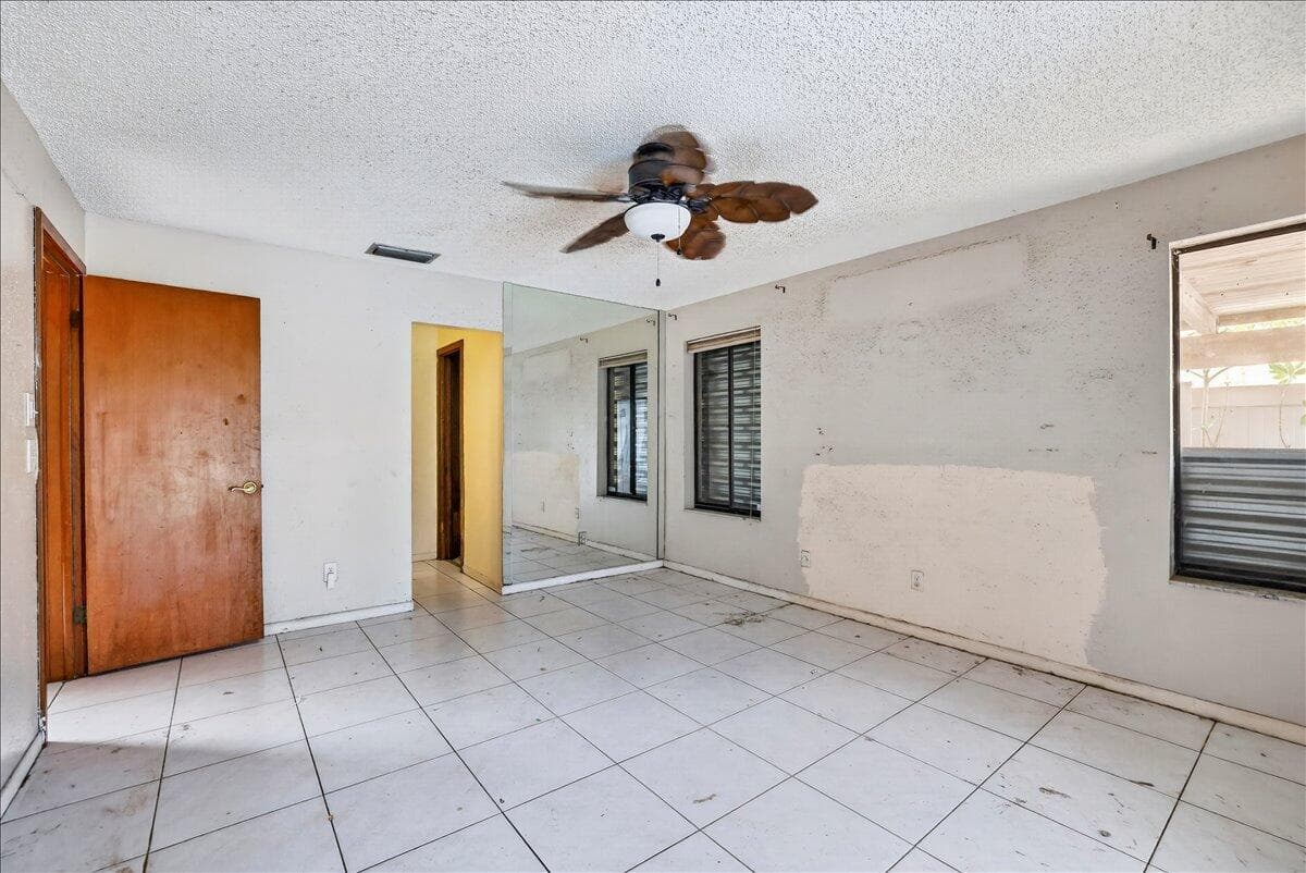 4240 NW 74th Avenue, Lauderhill, FL 33319 — photo 7 of 27