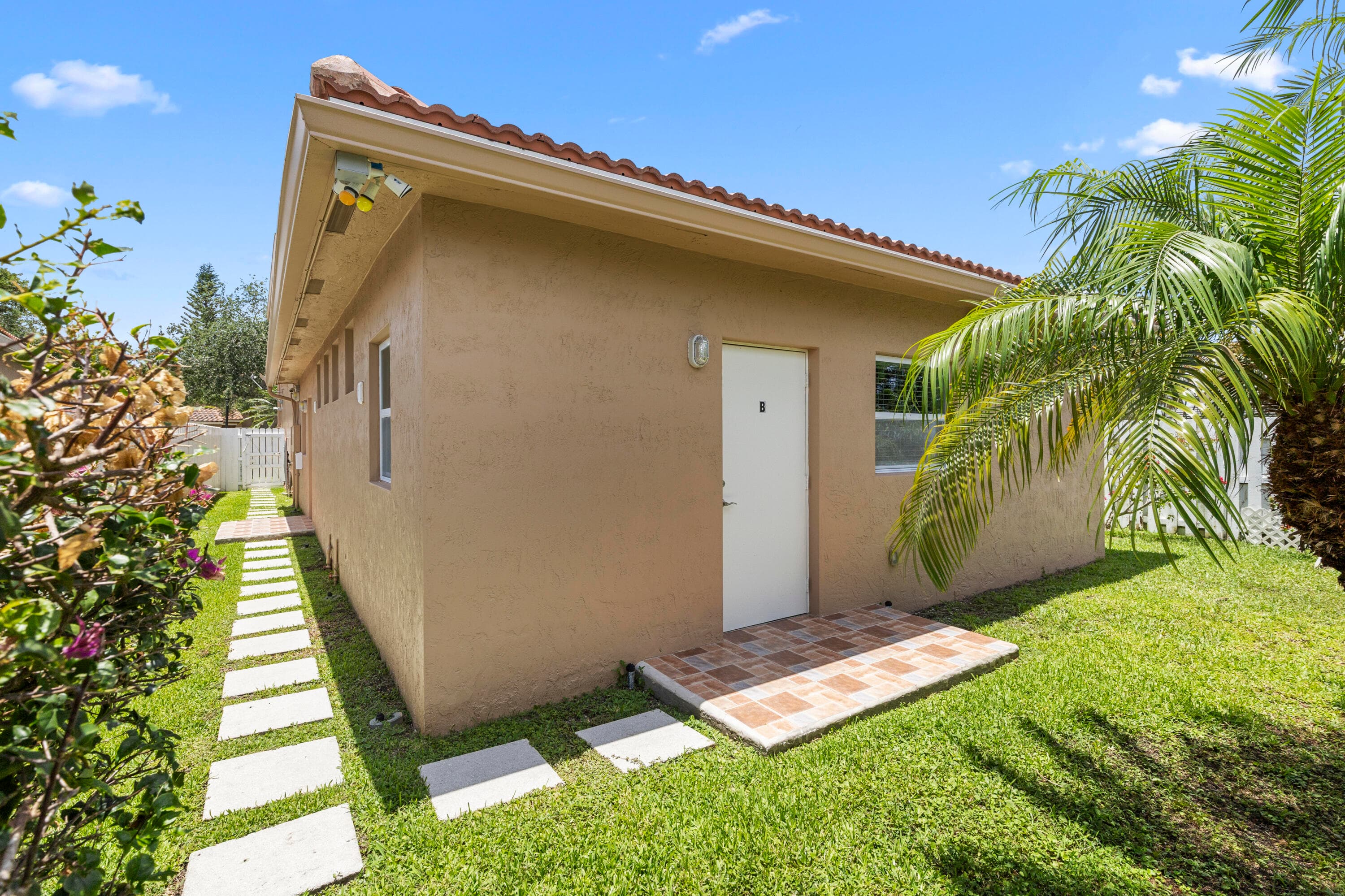 907 Stanton Drive, Weston, FL 33326 — photo 3 of 44