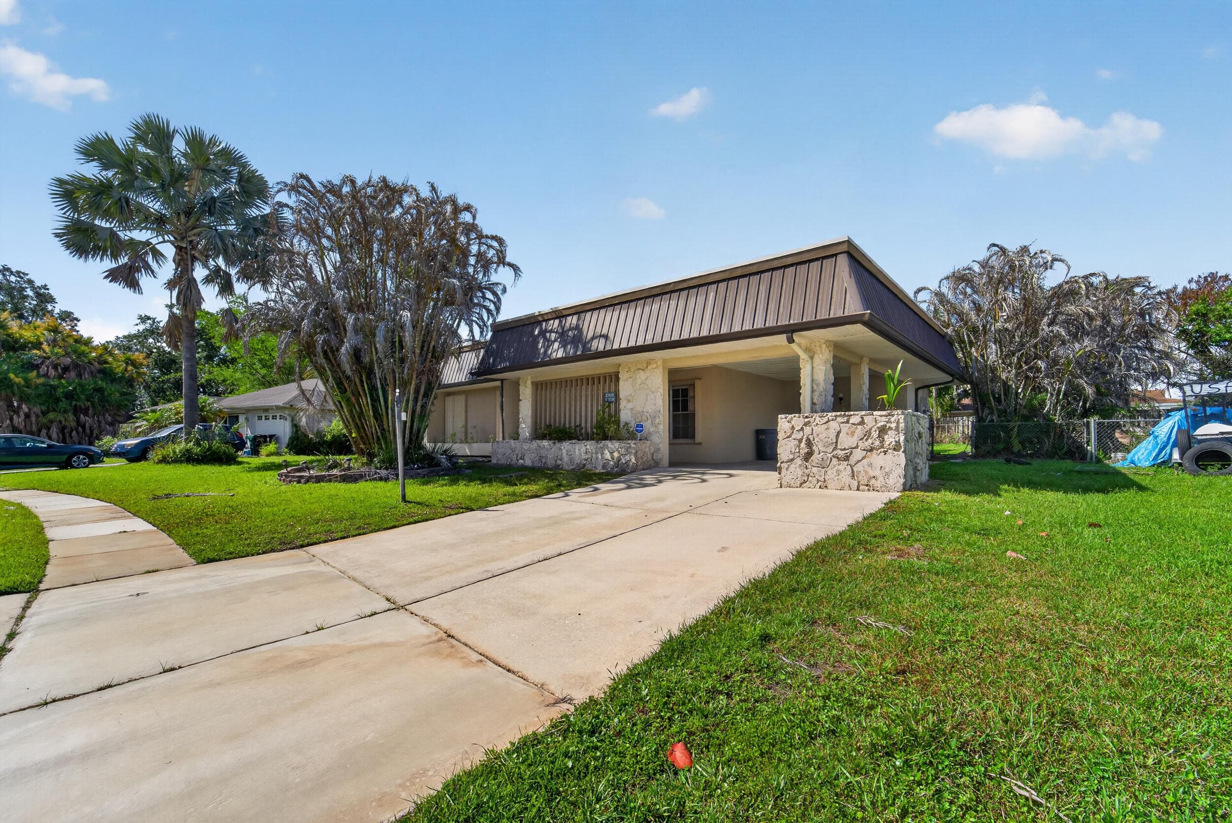 214 NE Camelot Drive, Port St. Lucie, FL 34983 — photo 5 of 37