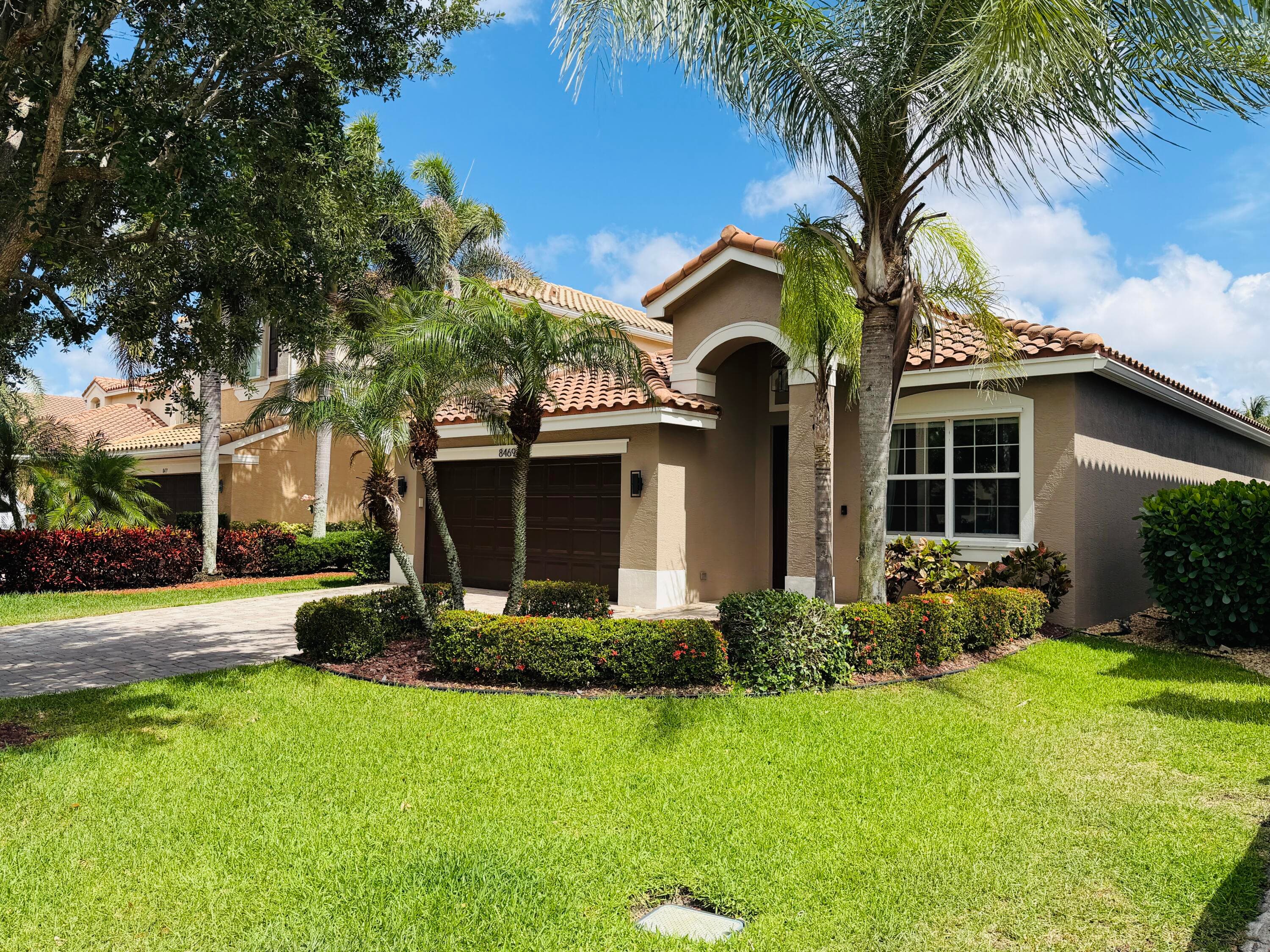 8469 Calabria Lakes Drive, Boynton Beach, FL 33473 — photo 4 of 68