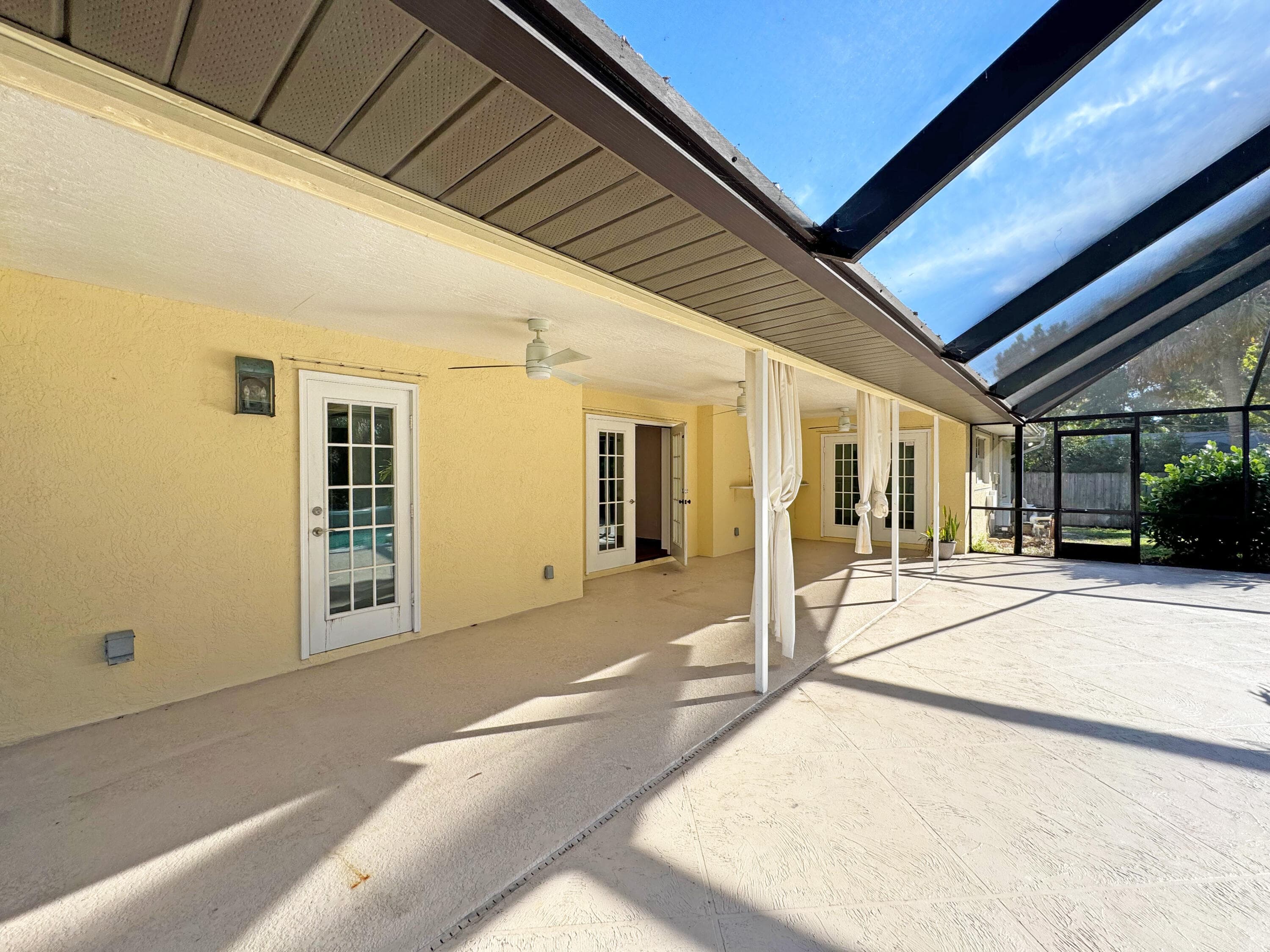 495 11th Court, Vero Beach, FL 32962 — photo 11 of 12