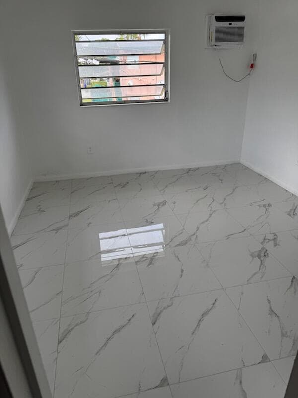 2285 NE 172nd Street 12, North Miami Beach, FL 33160 — photo 6 of 18