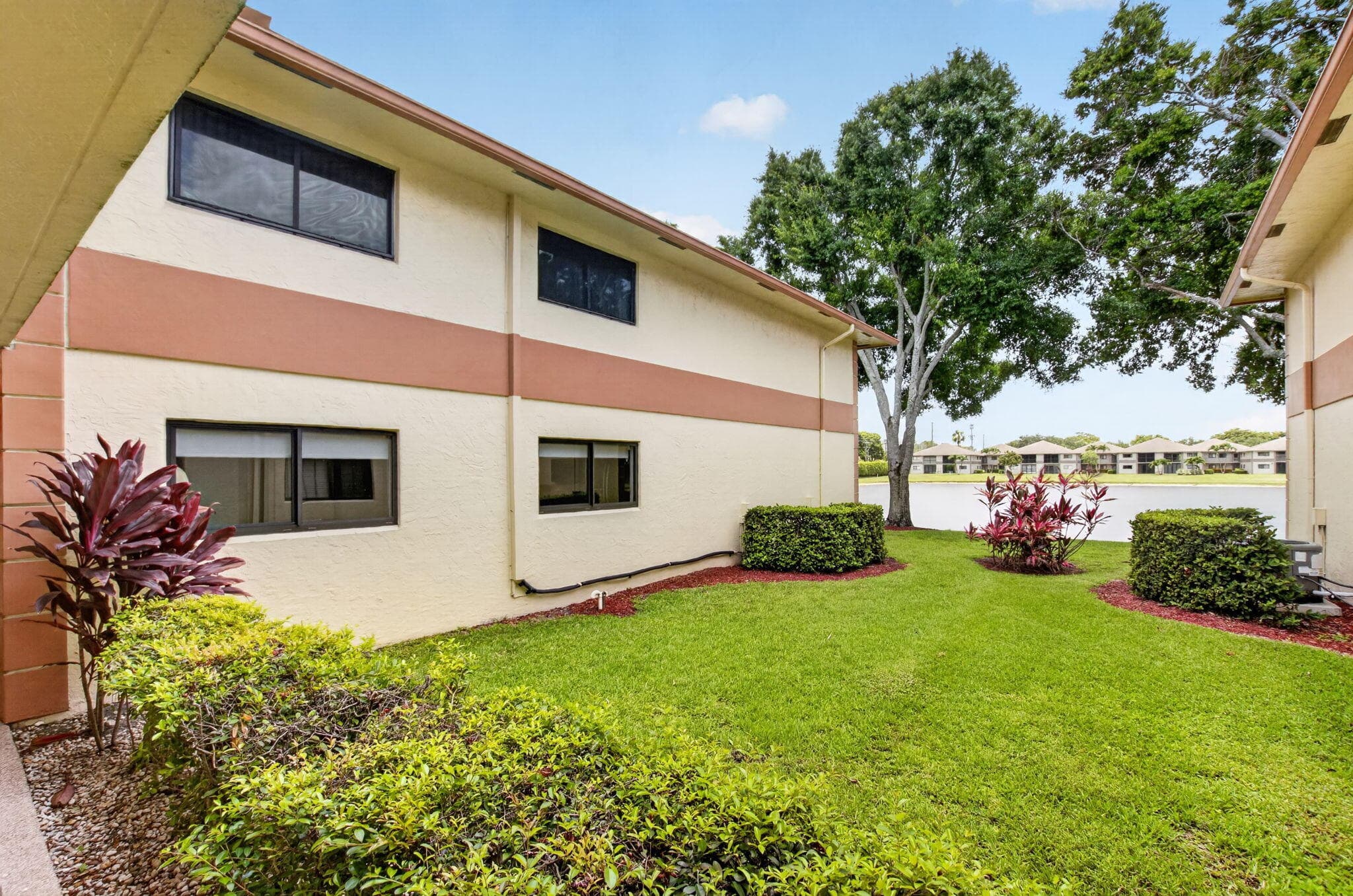 15401 Pembridge Avenue 15, Delray Beach, FL 33484 — photo 3 of 78