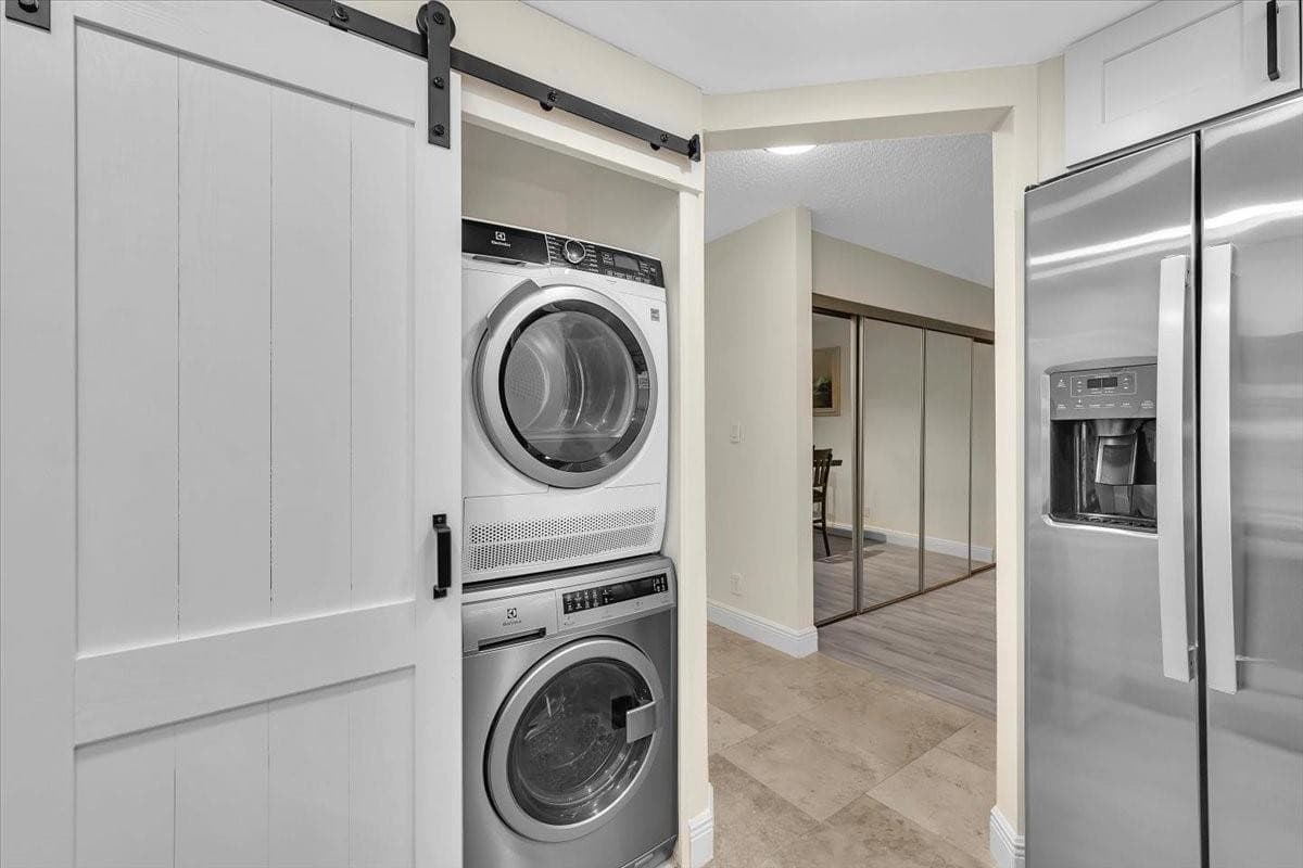 3909 N Ocean Boulevard 210, Fort Lauderdale, FL 33308 — photo 8 of 37