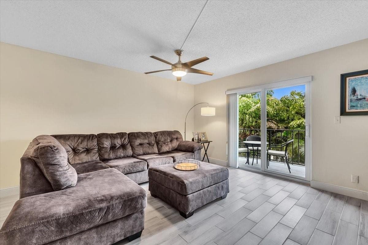 3909 N Ocean Boulevard 210, Fort Lauderdale, FL 33308 — photo 14 of 37