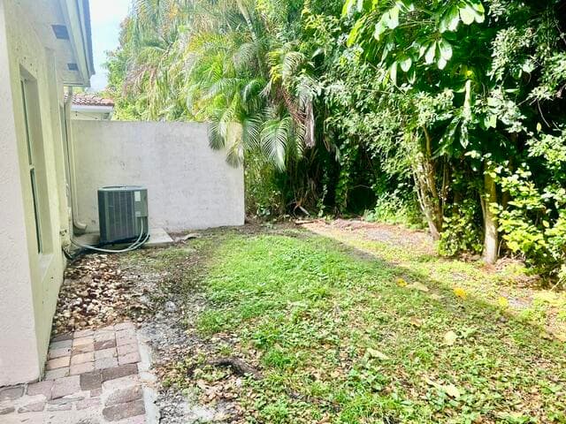 541 Alejandro Lane, West Palm Beach, FL 33413 — photo 9 of 31
