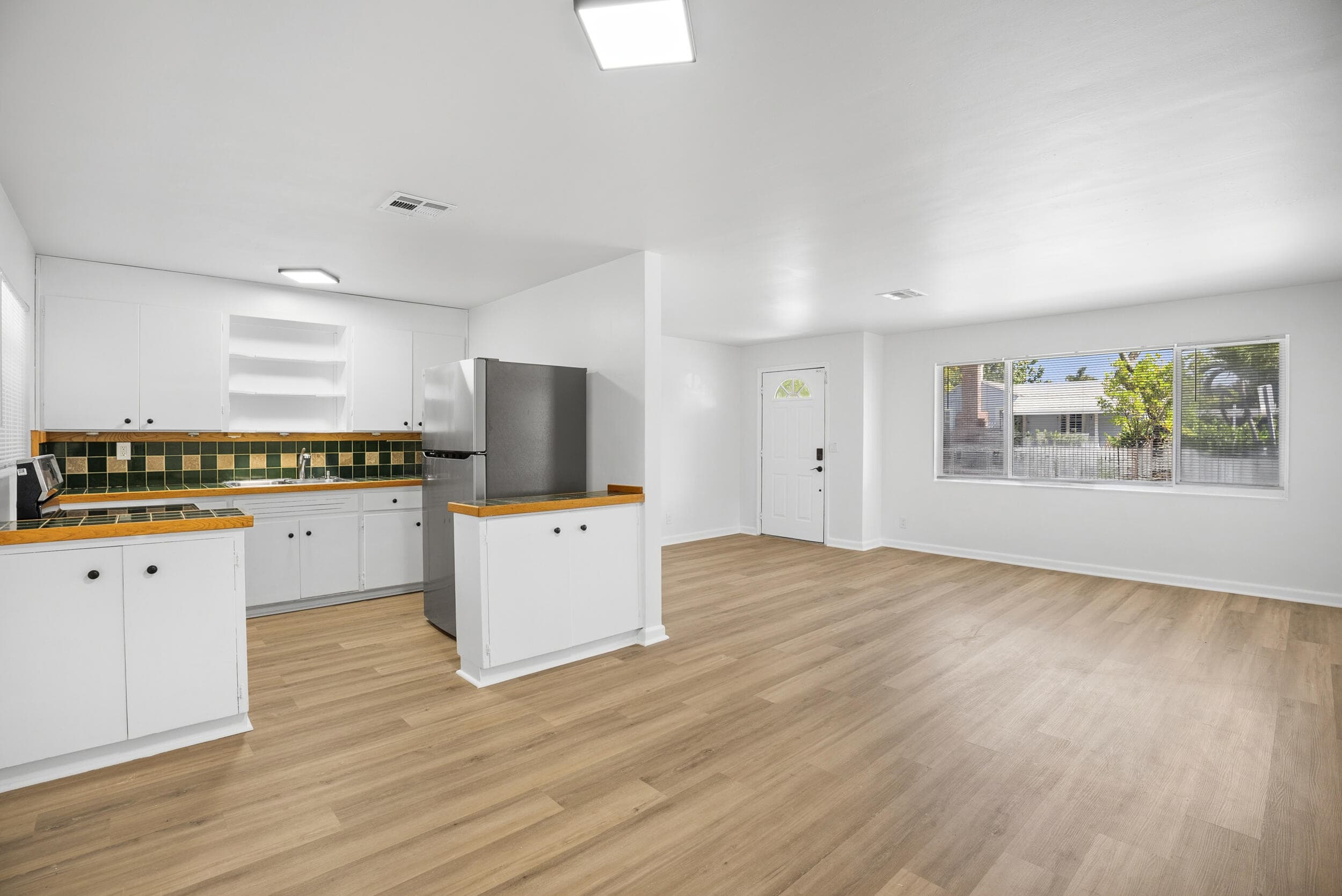 401 42nd Street, West Palm Beach, FL 33407 — photo 14 of 35