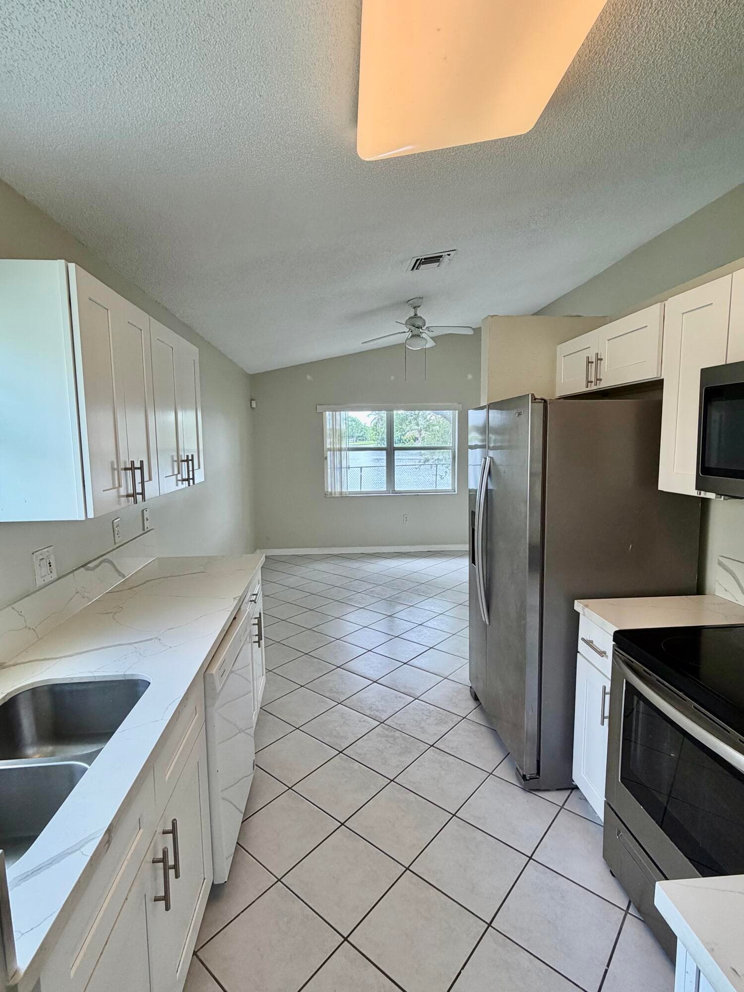 387 SW 206th Avenue 0, Pembroke Pines, FL 33029 — photo 6 of 24