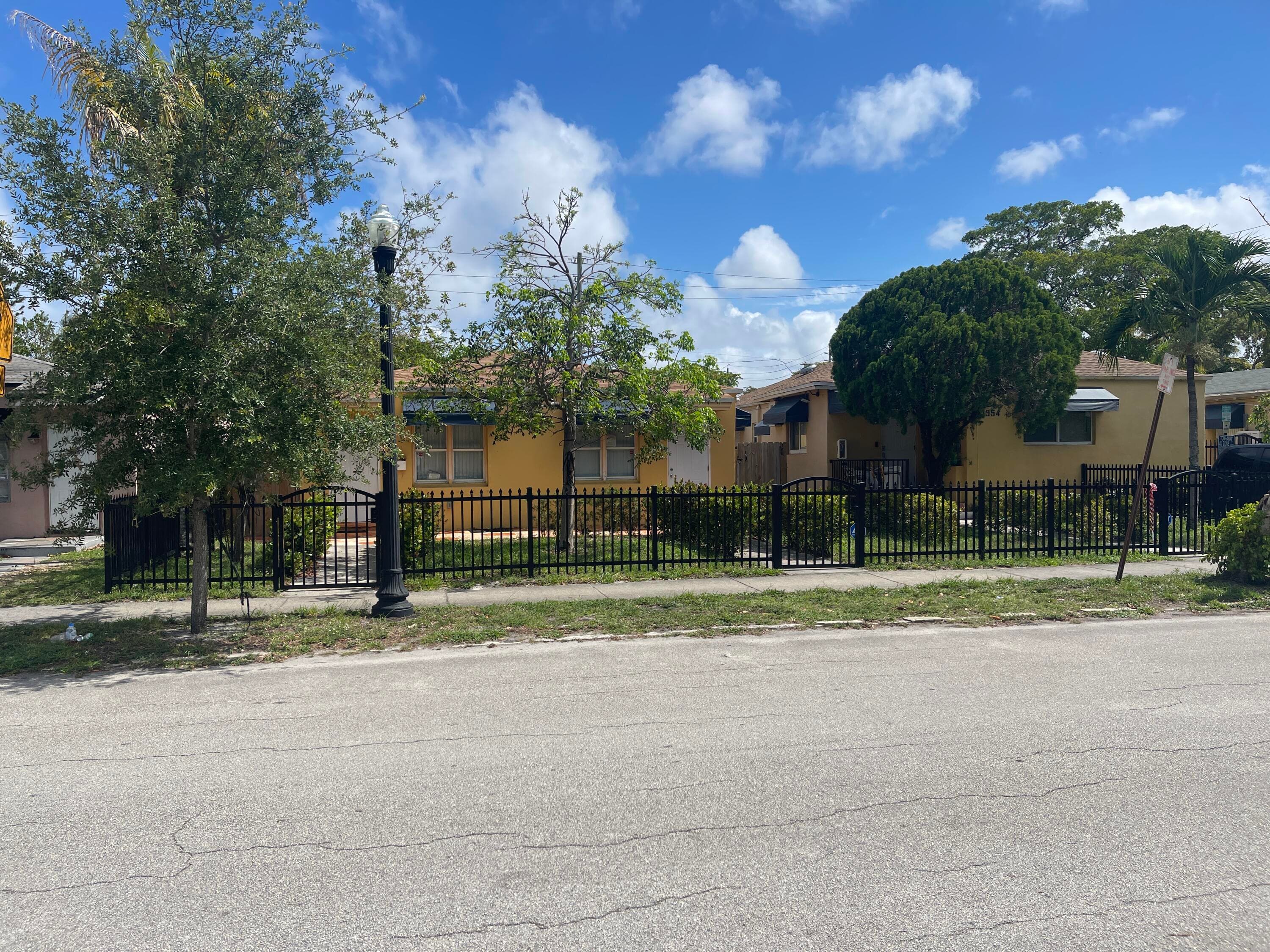 1948 Buchanan Street, Hollywood, FL — photo 1 of 12