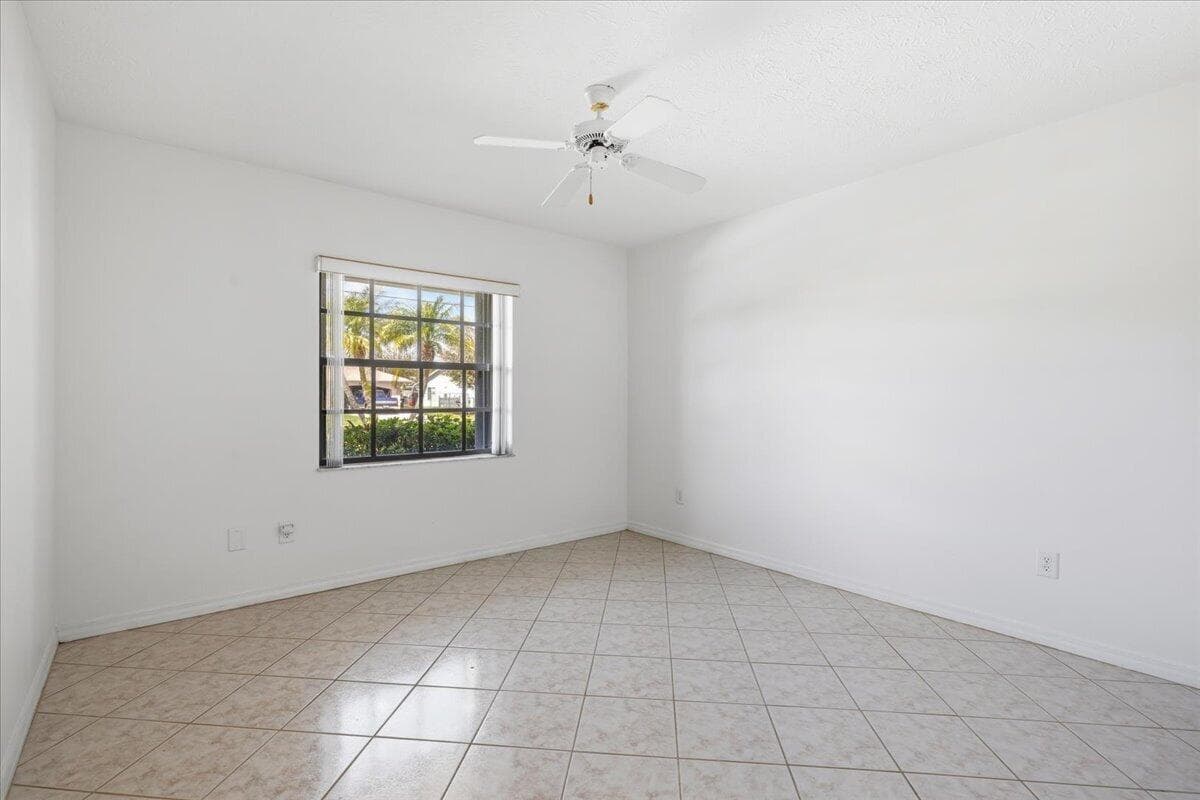 1902 SE Gaskins Circle, Port St. Lucie, FL 34952 — photo 6 of 22