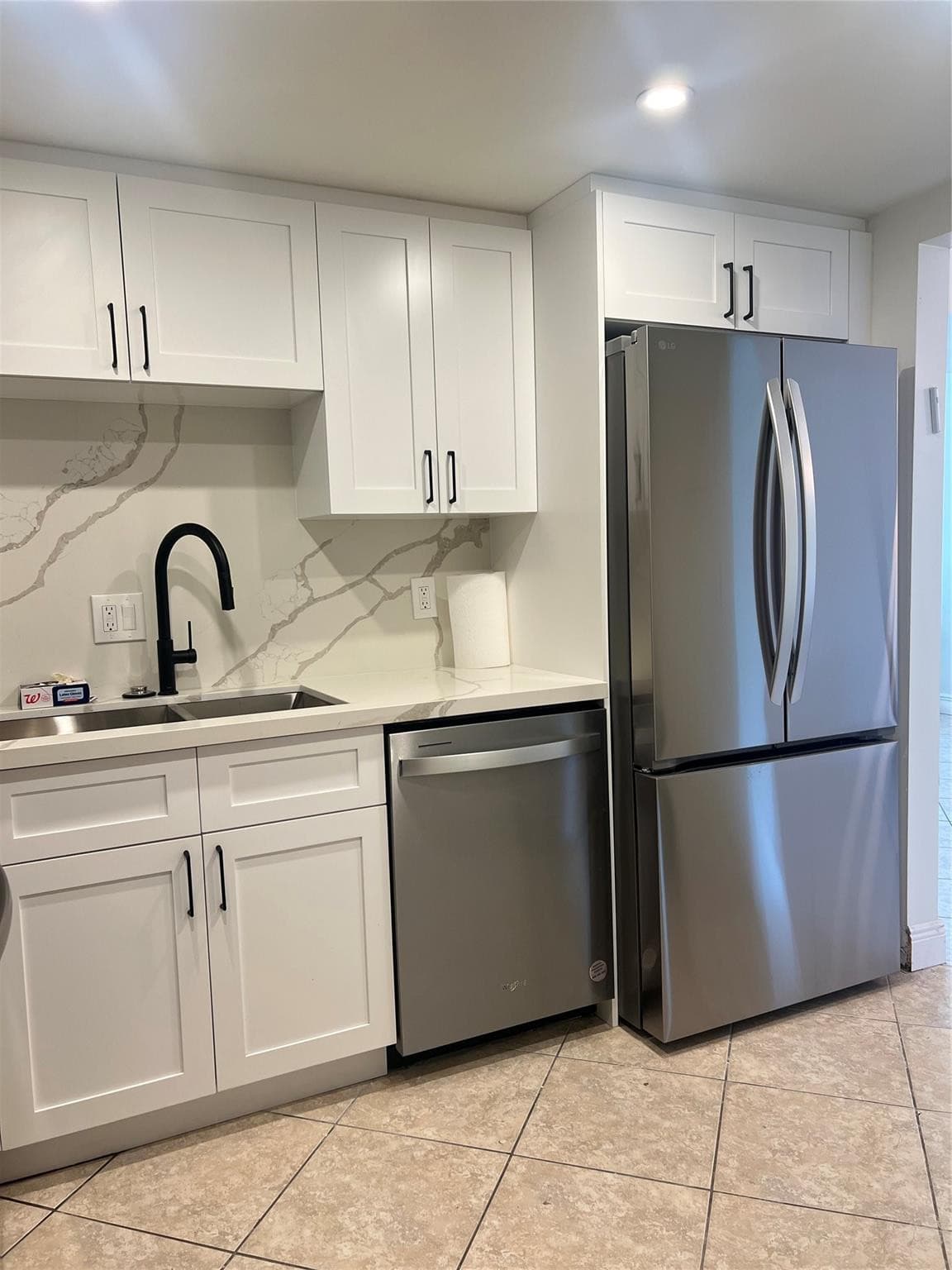4000 N Hills Drive 28, Hollywood, FL 33021 — photo 2 of 10