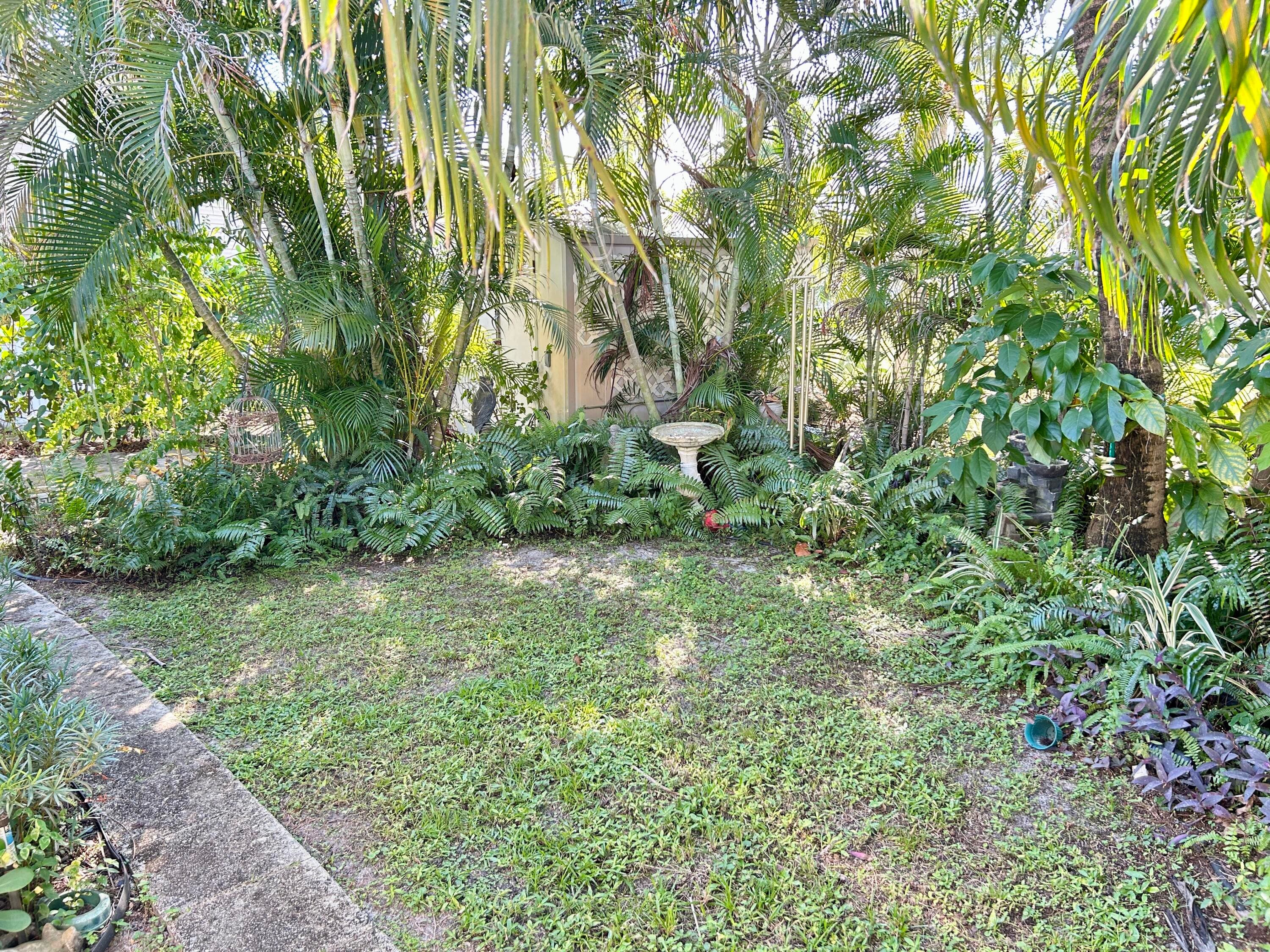 425 Bougainvilla Drive, Deerfield Beach, FL 33442 — photo 6 of 43