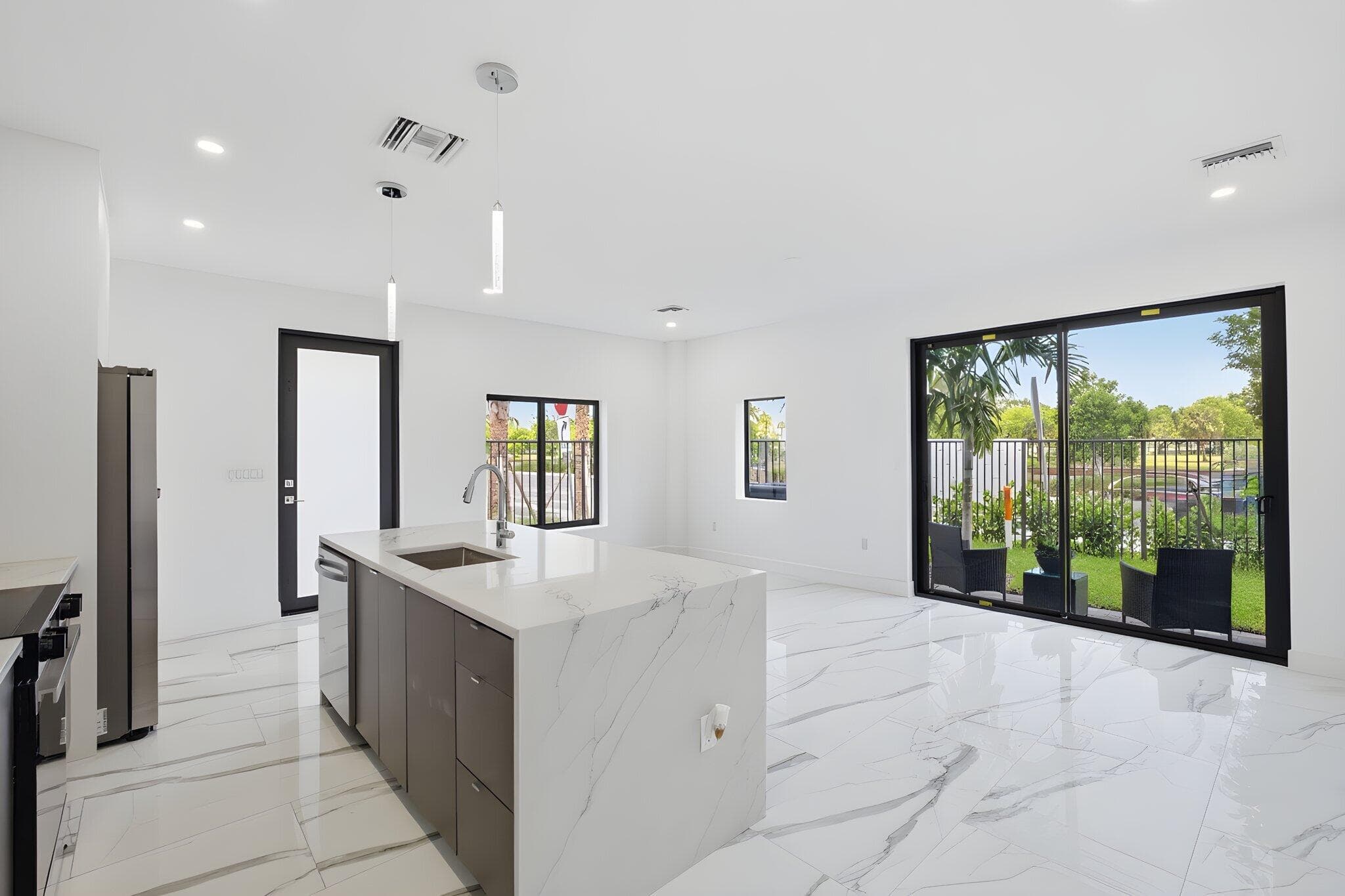 1548 NW 1st Avenue, Pompano Beach, FL 33060 — photo 3 of 34